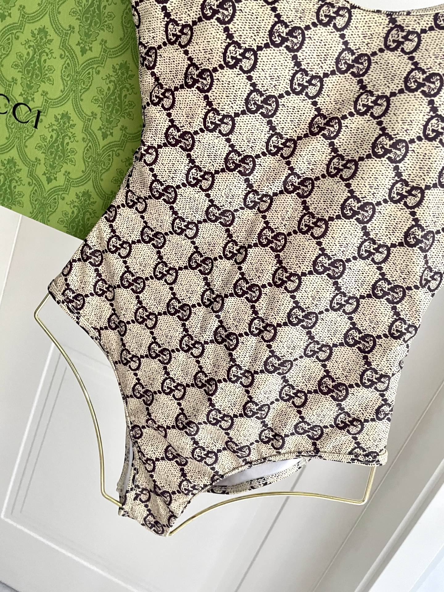 Gucci新款泳衣 实物超级美 😍🥰适合多种场景的游泳衣🏊‍♀️海边 游泳池 温泉 水上乐园 漂流都可以