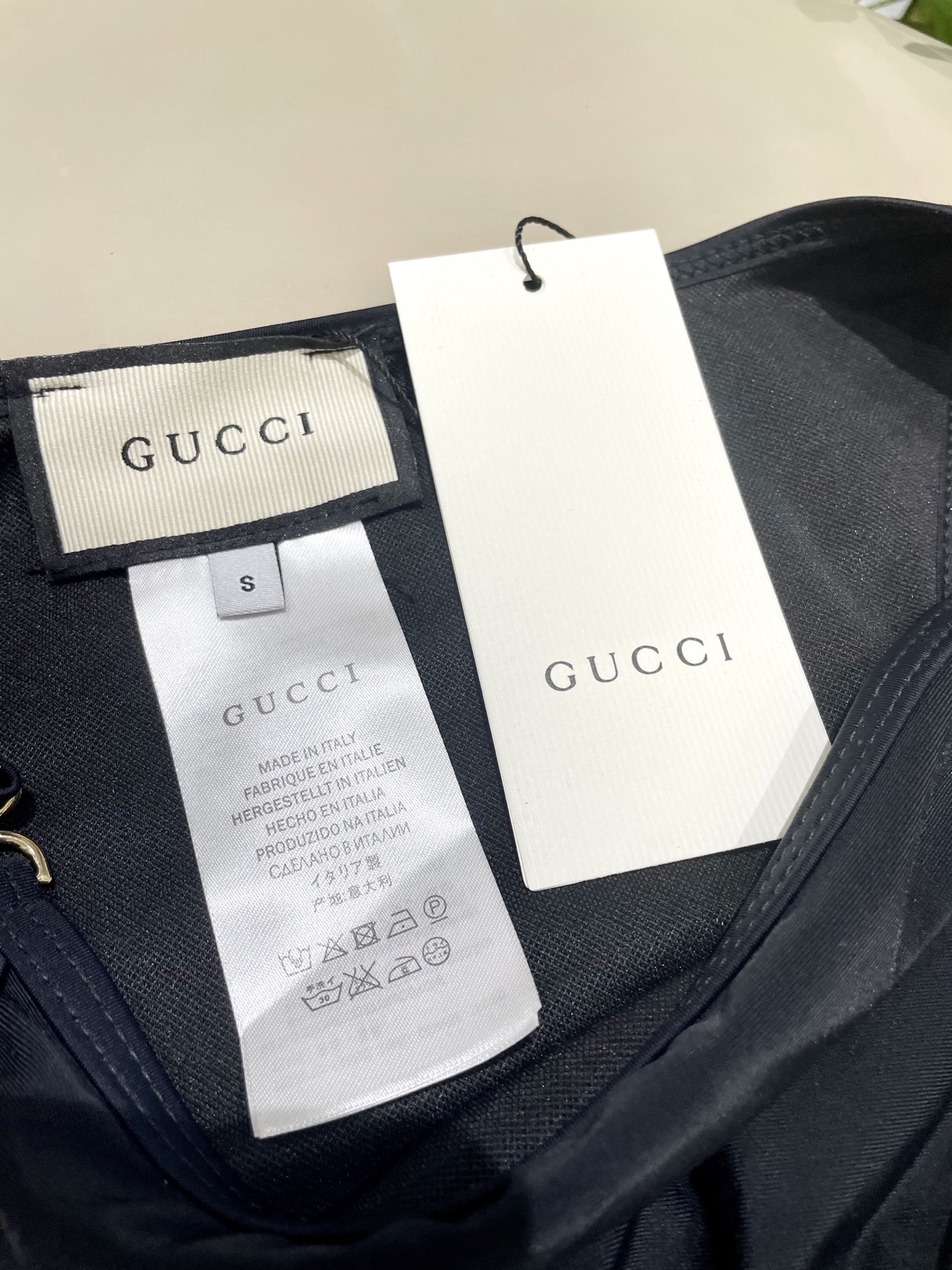 Gucci新款比基尼 😍🥰适合多种场景的游泳衣🏊‍♀️海边 游泳池 温泉 水上乐园 漂流都可以😌内搭也完