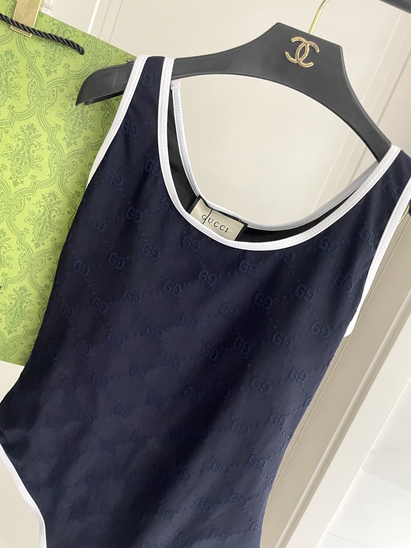 Gucci新款提花连体体式泳衣👙❤️😍🥰适合多种场景的游泳衣🏊‍♀️海边 游泳池 温泉 水上乐园 漂流都