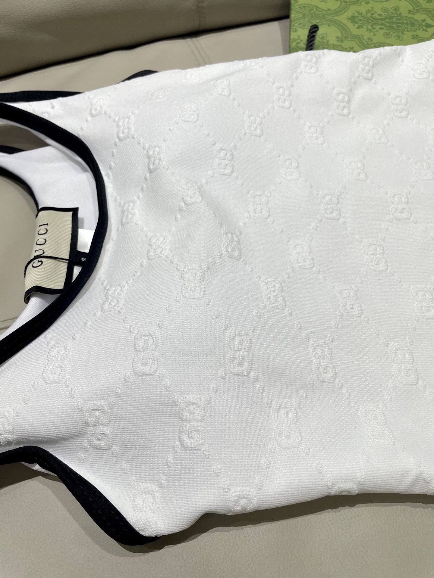 Gucci新款提花连体体式泳衣👙❤️😍🥰适合多种场景的游泳衣🏊‍♀️海边 游泳池 温泉 水上乐园 漂流都