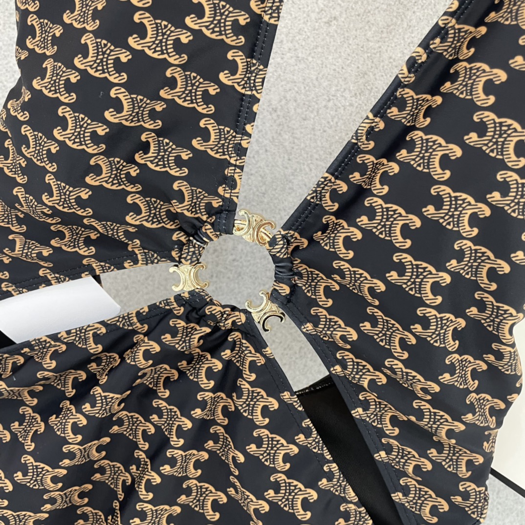 Celine专柜新款气质款 性感又遮肉肉😍🥰适合多种场景的游泳衣🏊‍♀️海边 游泳池 温泉 水上乐园 漂