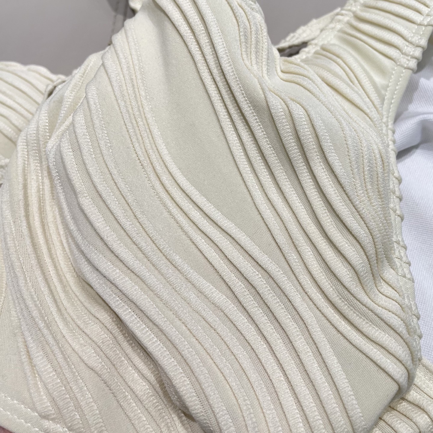 Celine专柜新款气质款 性感又遮肉肉😍🥰适合多种场景的游泳衣🏊‍♀️海边 游泳池 温泉 水上乐园 漂