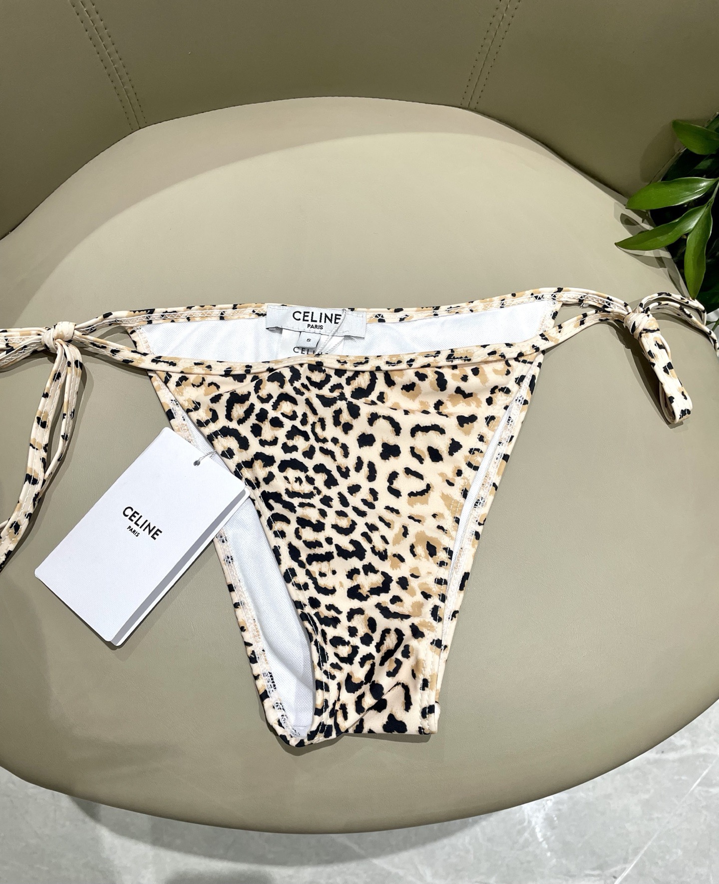 Celien新款分体😍🥰适合多种场景的游泳衣🏊‍♀️海边 游泳池 温泉 水上乐园 漂流都可以😌内搭也完全