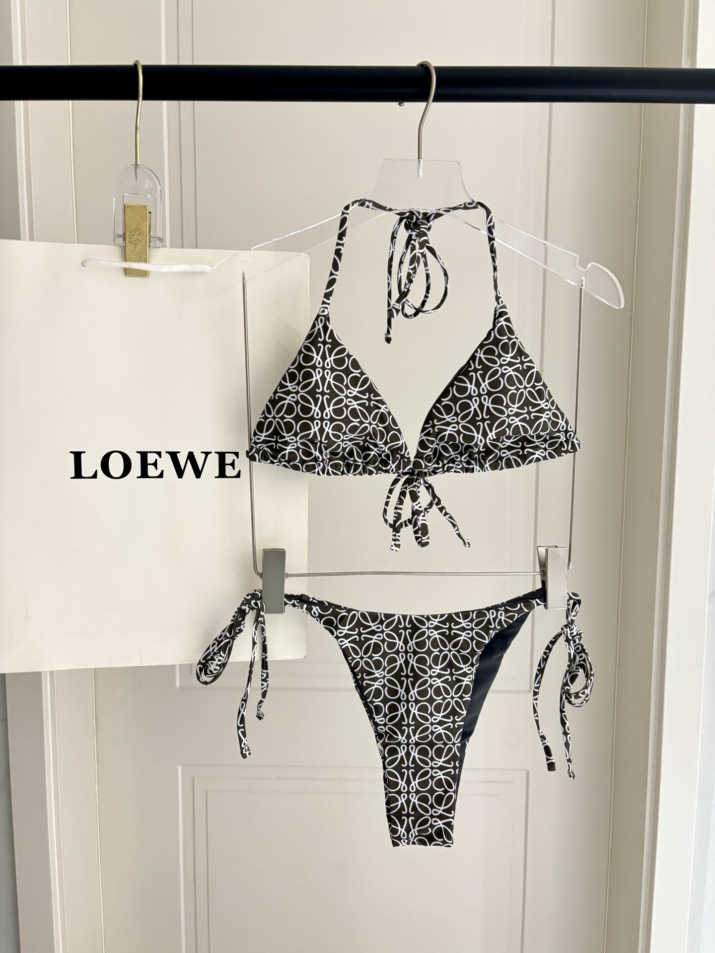 Loewe新款分体😍🥰适合多种场景的游泳衣🏊‍♀️海边 游泳池 温泉 水上乐园 漂流都可以😌内搭也完全可