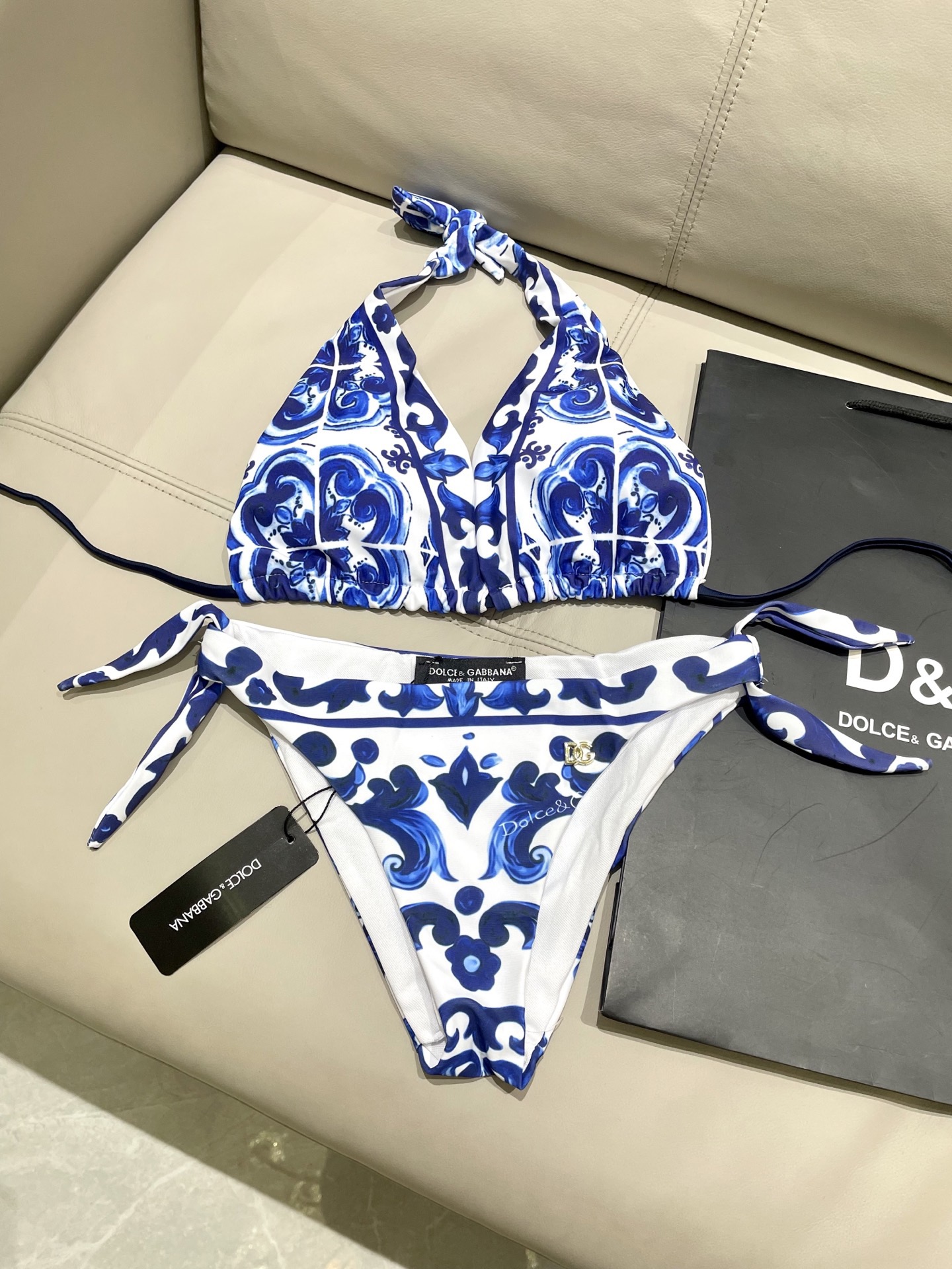 DG分体泳衣 😍🥰适合多种场景的游泳衣🏊‍♀️海边 游泳池 温泉 水上乐园 漂流都可以😌内搭也完全可以 