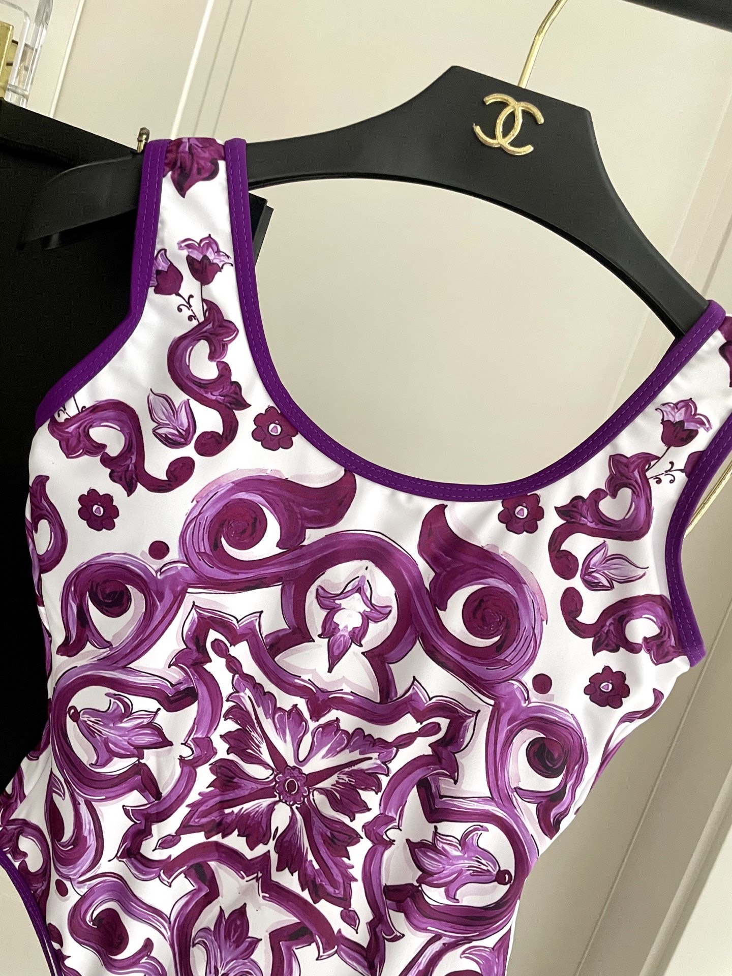 Dg迪奥新款连体式泳衣👙❤️😍🥰适合多种场景的游泳衣🏊‍♀️海边 游泳池 温泉 水上乐园 漂流都可以😌内