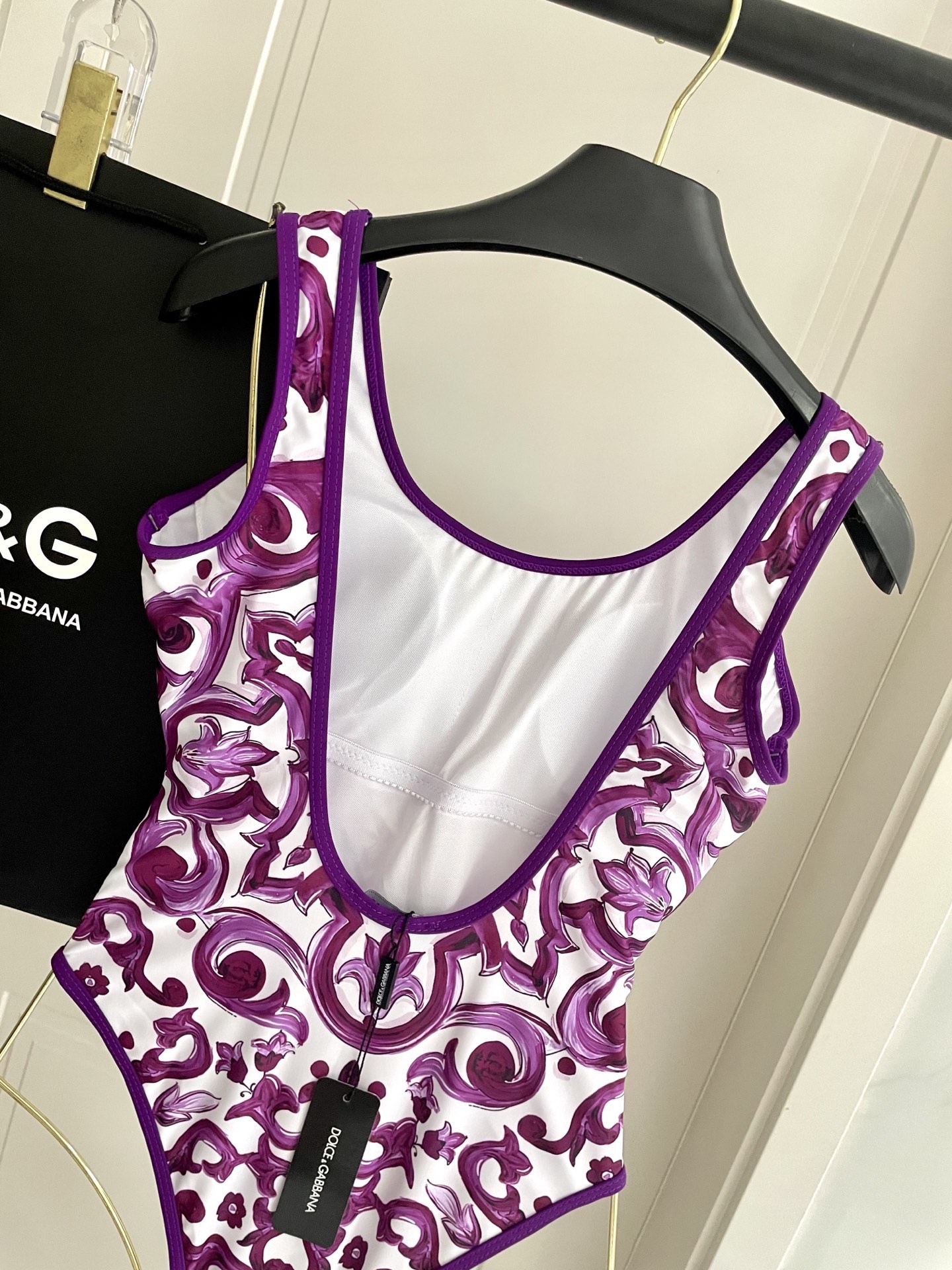 Dg迪奥新款连体式泳衣👙❤️😍🥰适合多种场景的游泳衣🏊‍♀️海边 游泳池 温泉 水上乐园 漂流都可以😌内