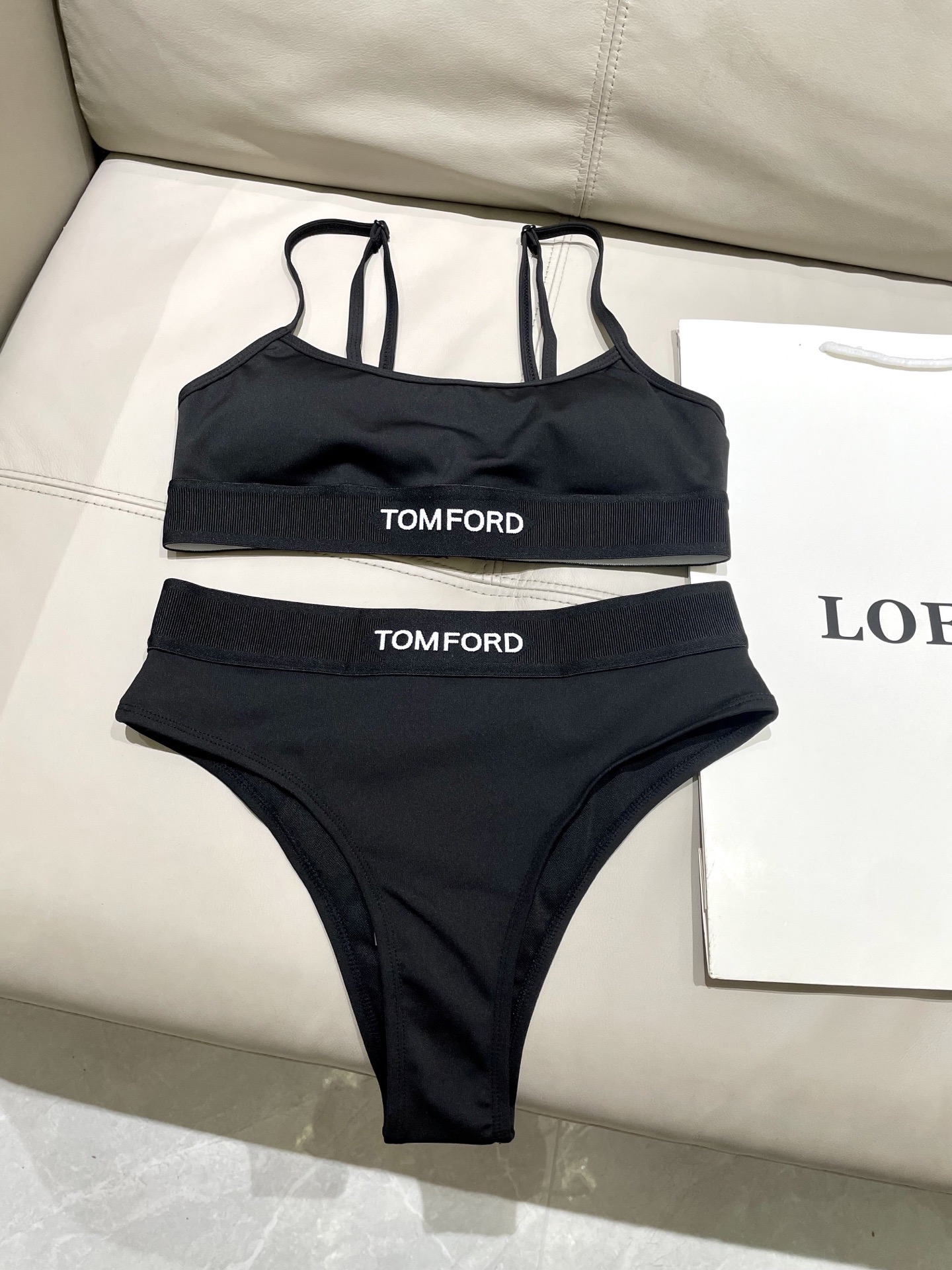 TOMFORD新款比基尼😍🥰适合多种场景的游泳衣🏊‍♀️海边 游泳池 温泉 水上乐园 漂流都可以😌内搭也
