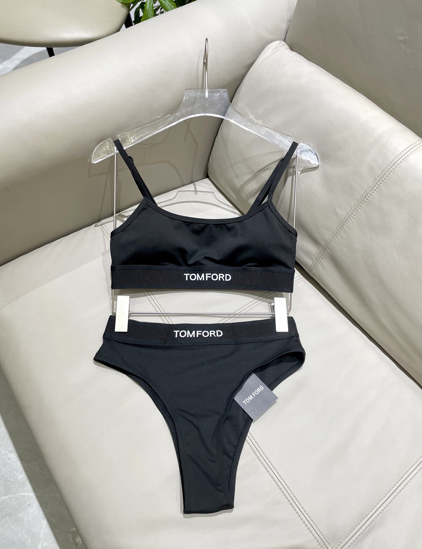 TOMFORD新款比基尼😍🥰适合多种场景的游泳衣🏊‍♀️海边 游泳池 温泉 水上乐园 漂流都可以😌内搭也