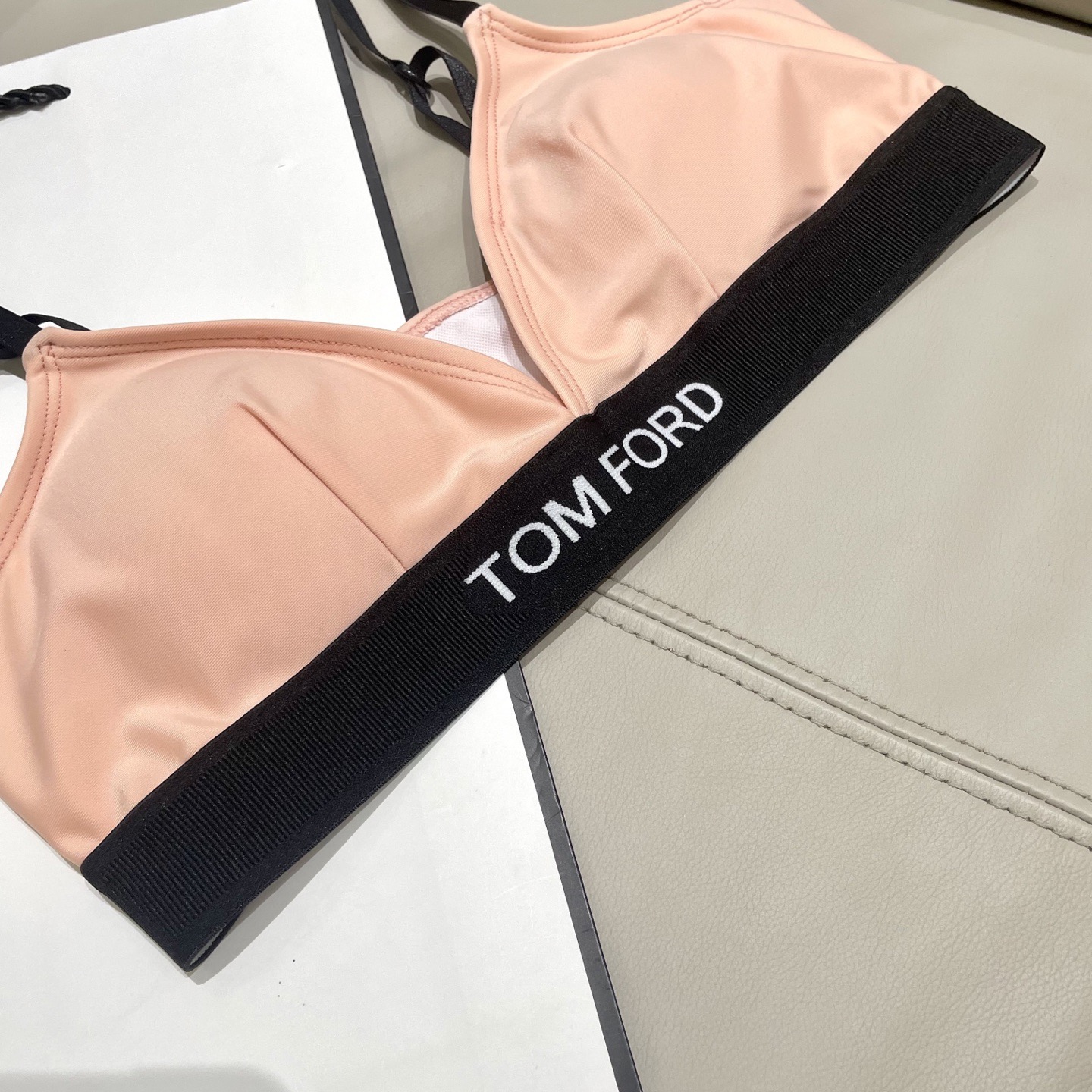 TOMFORD新款比基尼😍🥰适合多种场景的游泳衣🏊‍♀️海边 游泳池 温泉 水上乐园 漂流都可以😌内搭也
