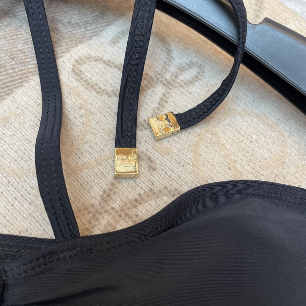 Celien新款分体😍🥰适合多种场景的游泳衣🏊‍♀️海边 游泳池 温泉 水上乐园 漂流都可以😌内搭也完全