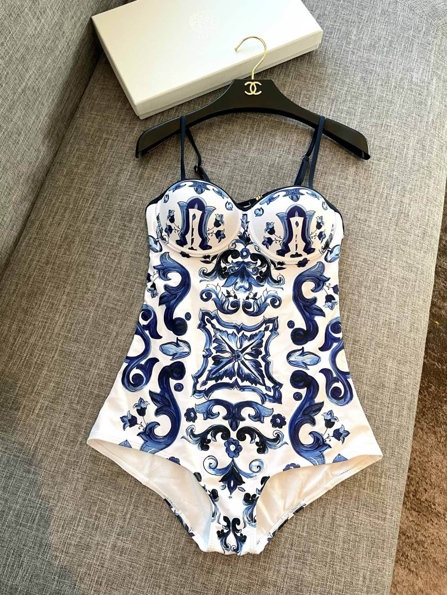 DG吊带钢托聚拢连体泳衣 性感女神🥰😍👙❤️😍🥰适合多种场景的游泳衣🏊‍♀️海边 游泳池 温泉 水上乐园