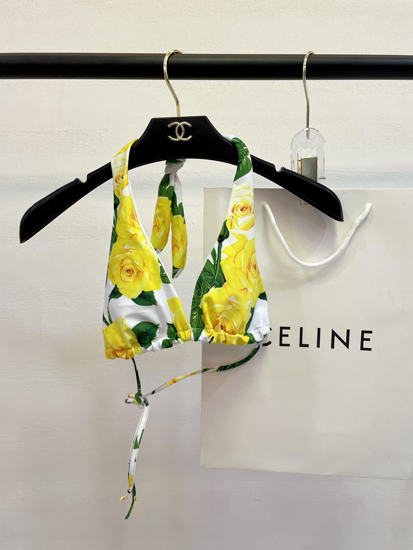 DG新款连体泳衣 字母印花 实物真的超级美😍😍适合多种场景的游泳衣🏊‍♀️海边 游泳池 温泉 水上乐园 