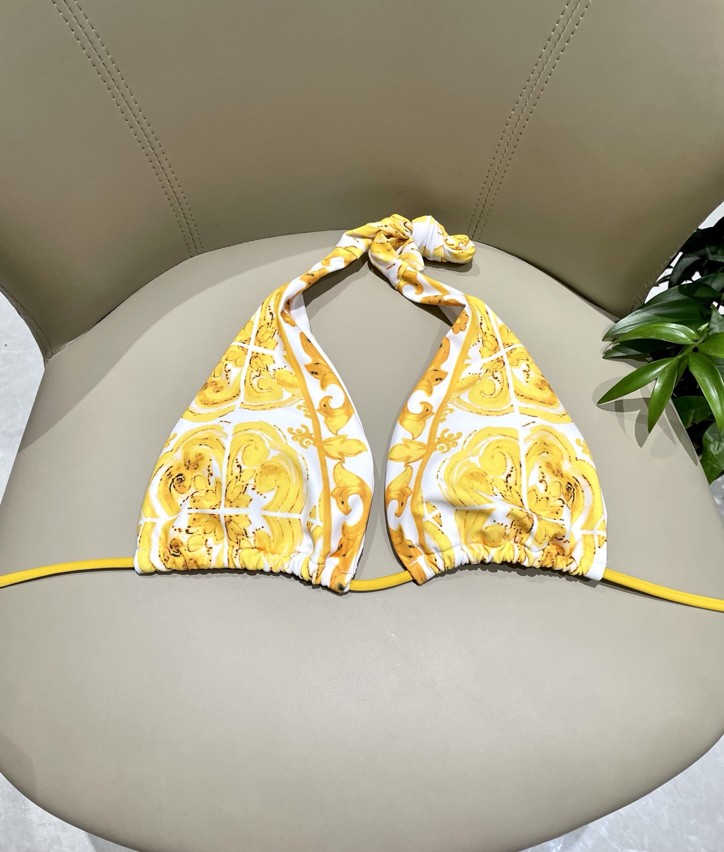 DG新款连体泳衣 字母印花 实物真的超级美😍😍适合多种场景的游泳衣🏊‍♀️海边 游泳池 温泉 水上乐园 