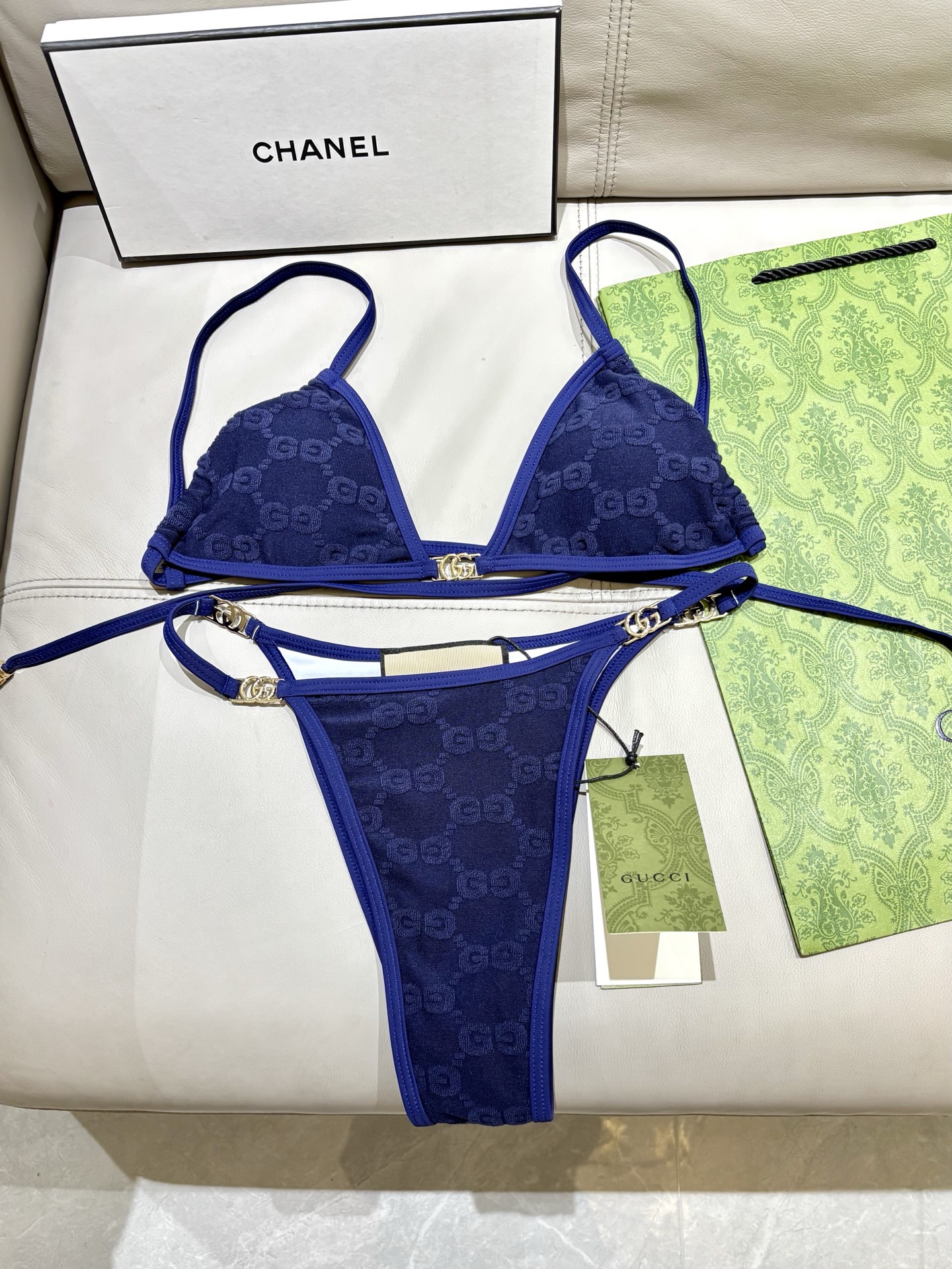 Gucci新款提花比基尼泳衣 实物真的超级美😍😍适合多种场景的游泳衣🏊‍♀️海边 游泳池 温泉 水上乐园