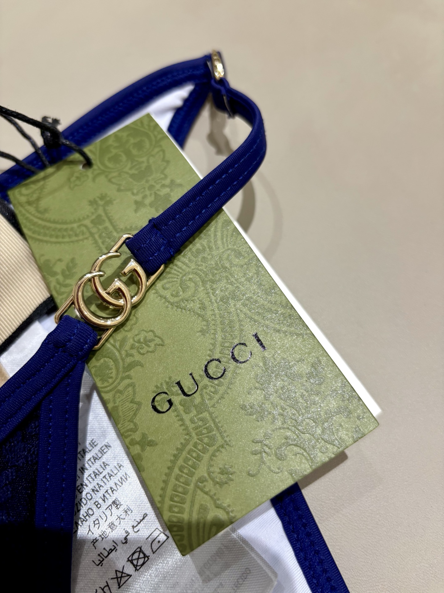 Gucci新款提花比基尼泳衣 实物真的超级美😍😍适合多种场景的游泳衣🏊‍♀️海边 游泳池 温泉 水上乐园