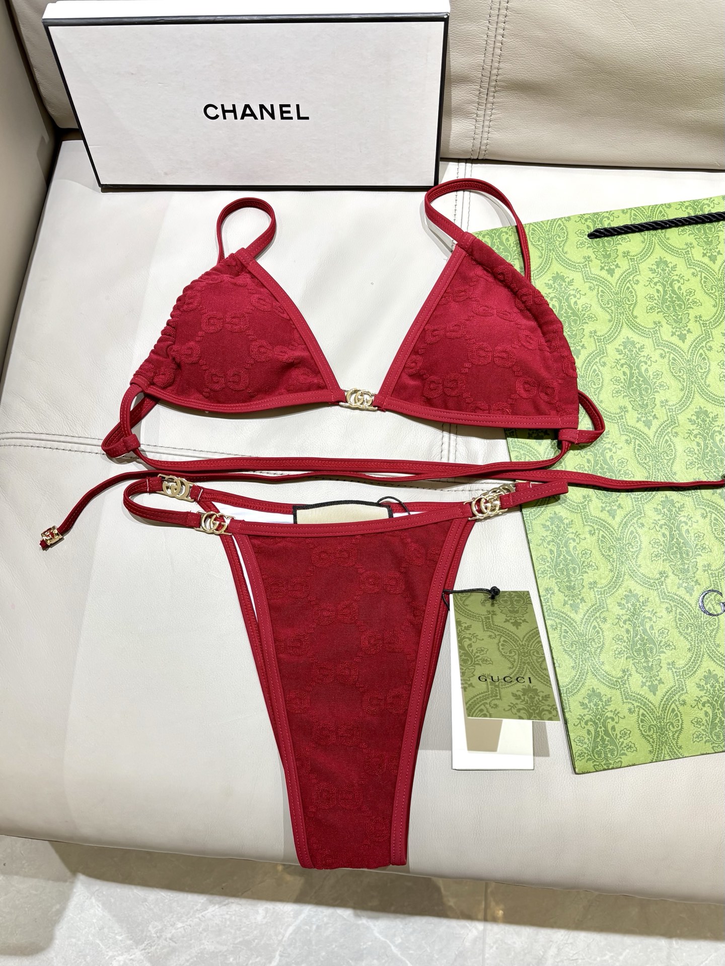 Gucci新款提花比基尼泳衣 实物真的超级美😍😍适合多种场景的游泳衣🏊‍♀️海边 游泳池 温泉 水上乐园