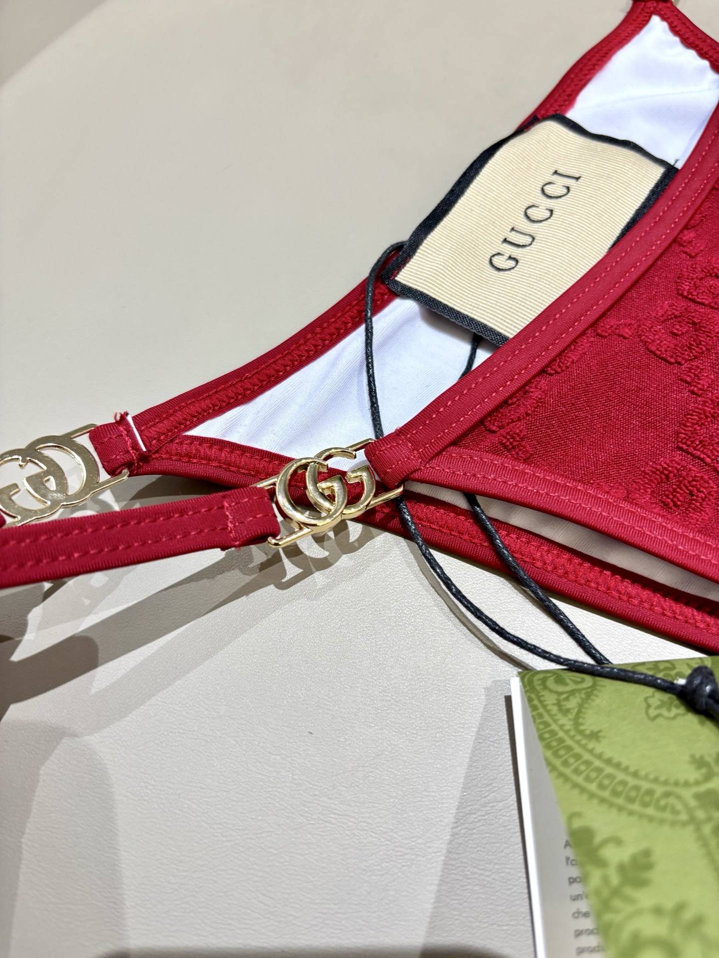 Gucci新款提花比基尼泳衣 实物真的超级美😍😍适合多种场景的游泳衣🏊‍♀️海边 游泳池 温泉 水上乐园