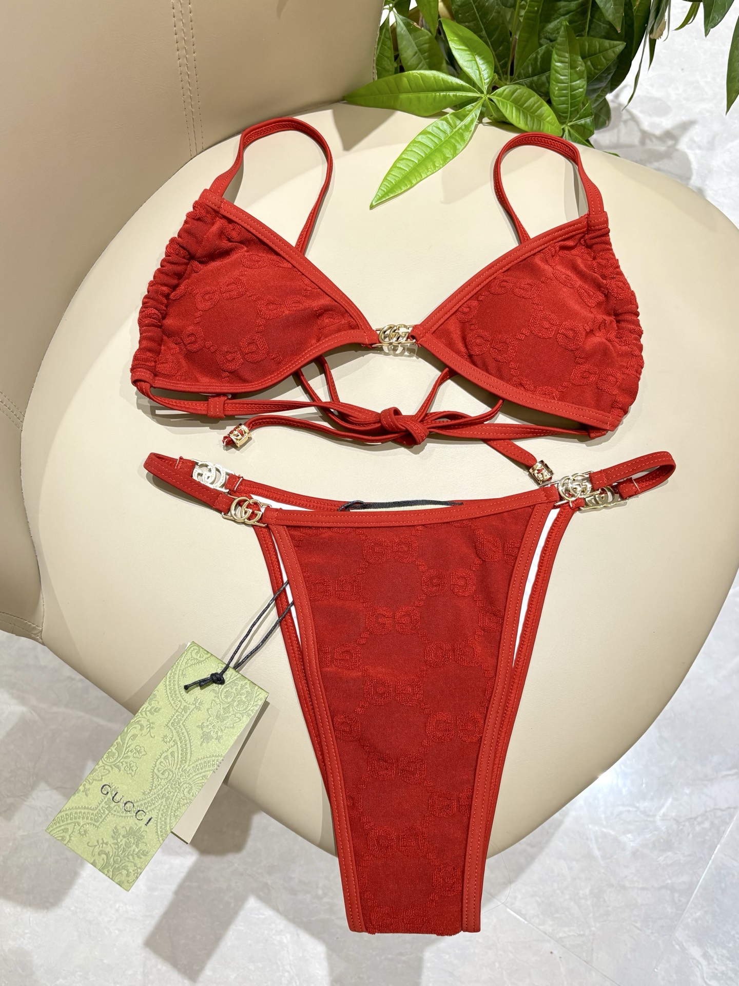 Gucci新款提花比基尼泳衣 实物真的超级美😍😍适合多种场景的游泳衣🏊‍♀️海边 游泳池 温泉 水上乐园
