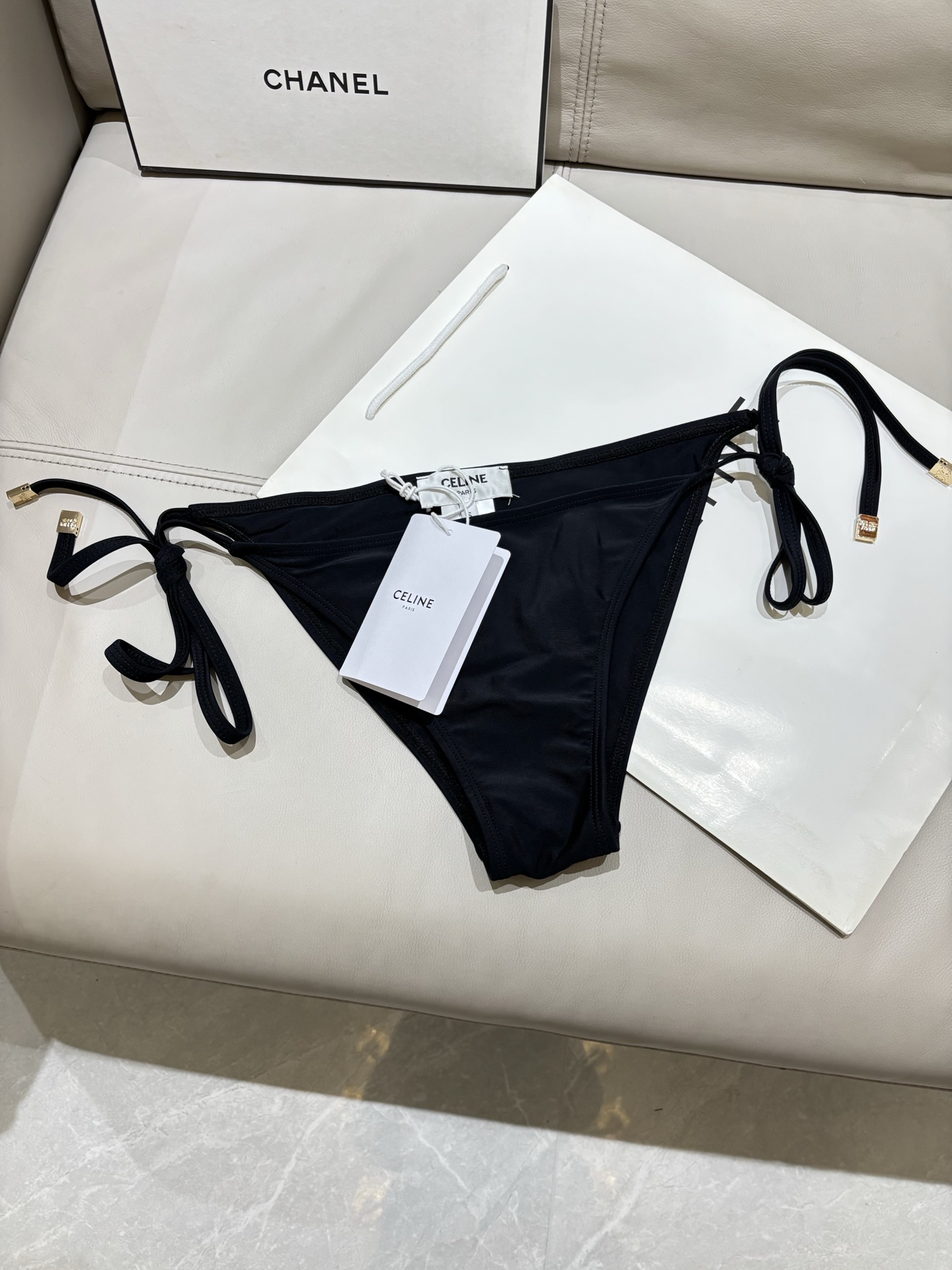 Celine新款比基尼泳衣 实物真的超级美😍😍适合多种场景的游泳衣🏊‍♀️海边 游泳池 温泉 水上乐园 