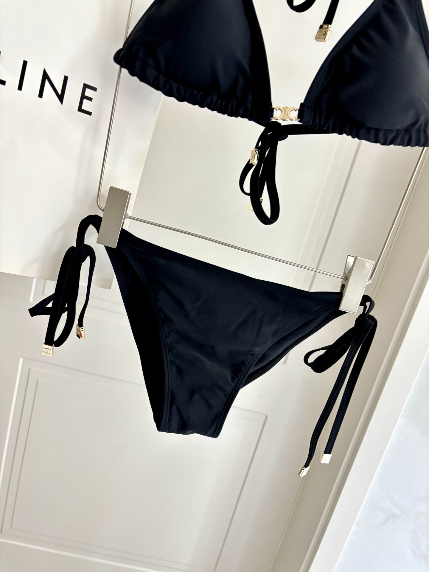 Celine新款比基尼泳衣 实物真的超级美😍😍适合多种场景的游泳衣🏊‍♀️海边 游泳池 温泉 水上乐园 