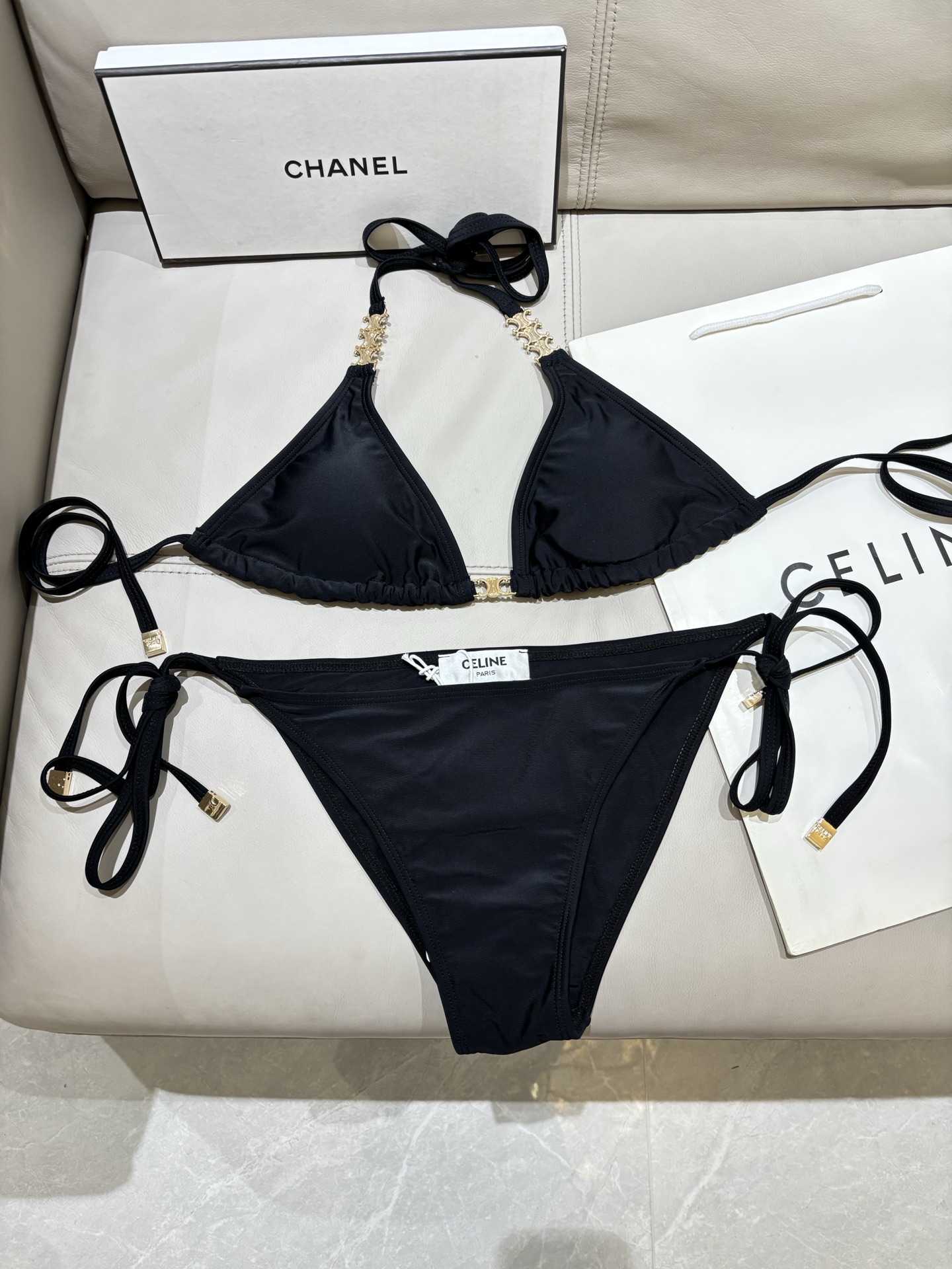 Celine新款比基尼泳衣 实物真的超级美😍😍适合多种场景的游泳衣🏊‍♀️海边 游泳池 温泉 水上乐园 