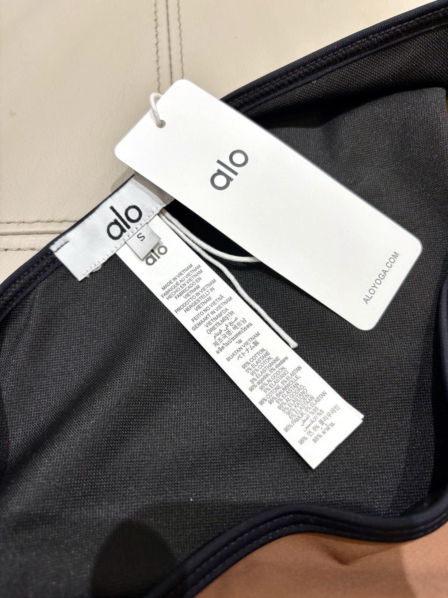 alo新款比基尼泳衣 实物真的超级美😍😍适合多种场景的游泳衣🏊‍♀️海边 游泳池 温泉 水上乐园 漂流都