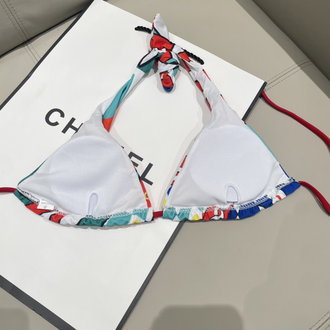 DG新款连体泳衣 字母印花 实物真的超级美😍😍适合多种场景的游泳衣🏊‍♀️海边 游泳池 温泉 水上乐园 