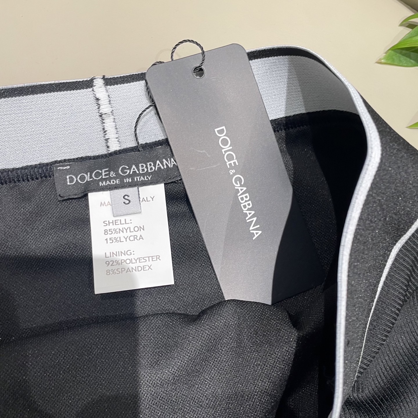 DG新款分体针织游泳衣😍🥰适合多种场景的游泳衣🏊‍♀️海边 游泳池 温泉 水上乐园 漂流都可以😌内搭也完