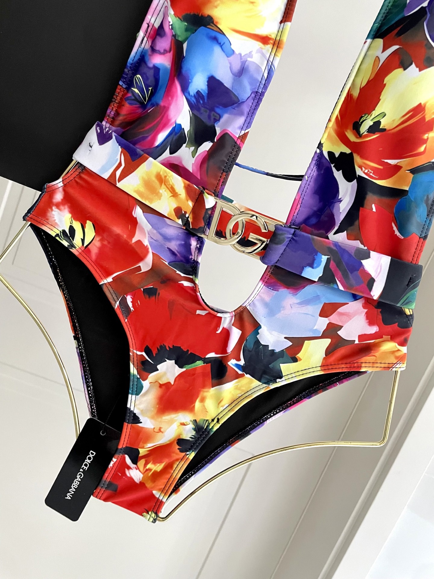 DG新款连体泳衣 字母印花 实物真的超级美😍😍适合多种场景的游泳衣🏊‍♀️海边 游泳池 温泉 水上乐园 