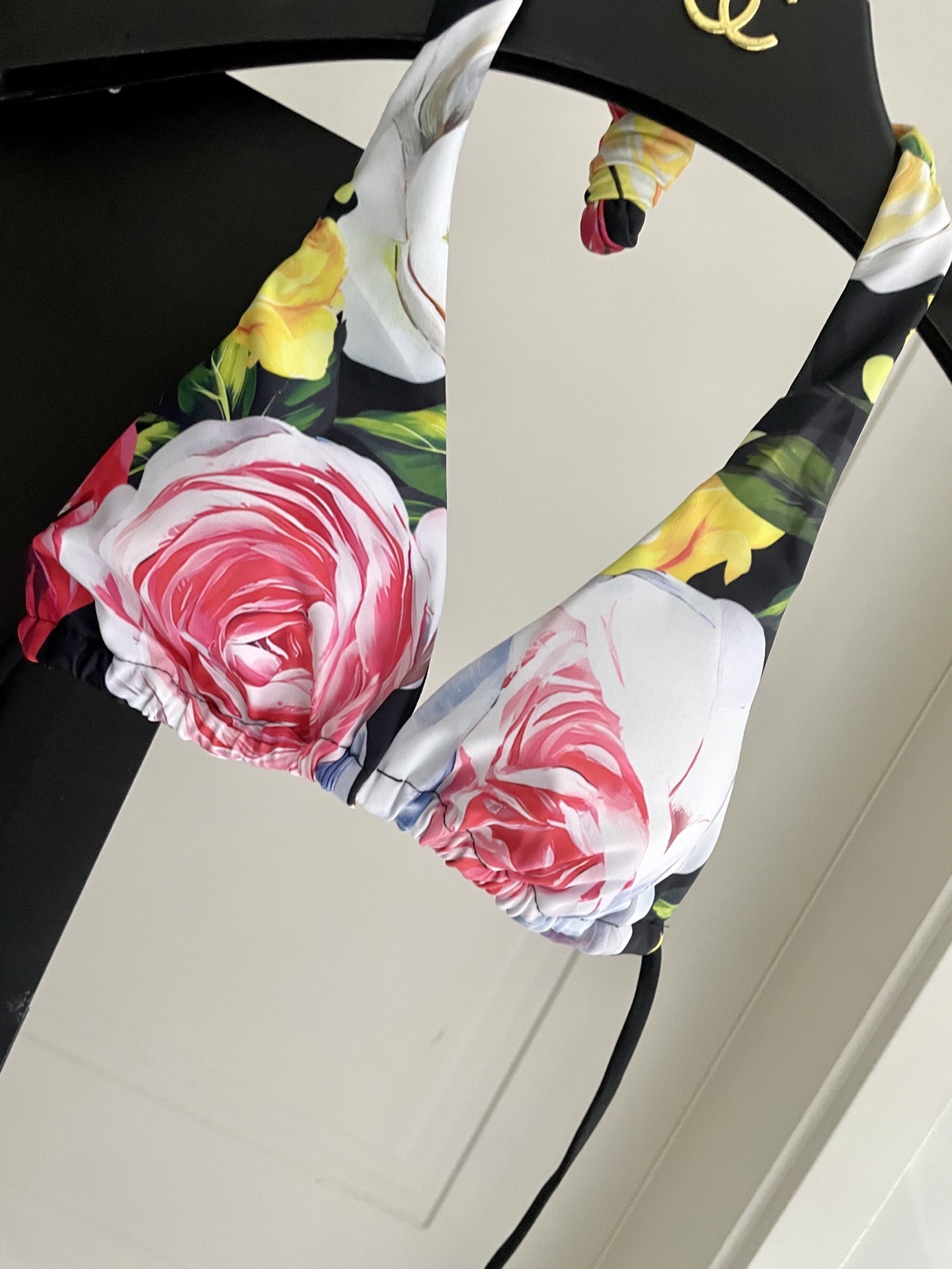 DG新款比基尼泳衣 字母印花 实物真的超级美😍😍适合多种场景的游泳衣🏊‍♀️海边 游泳池 温泉 水上乐园