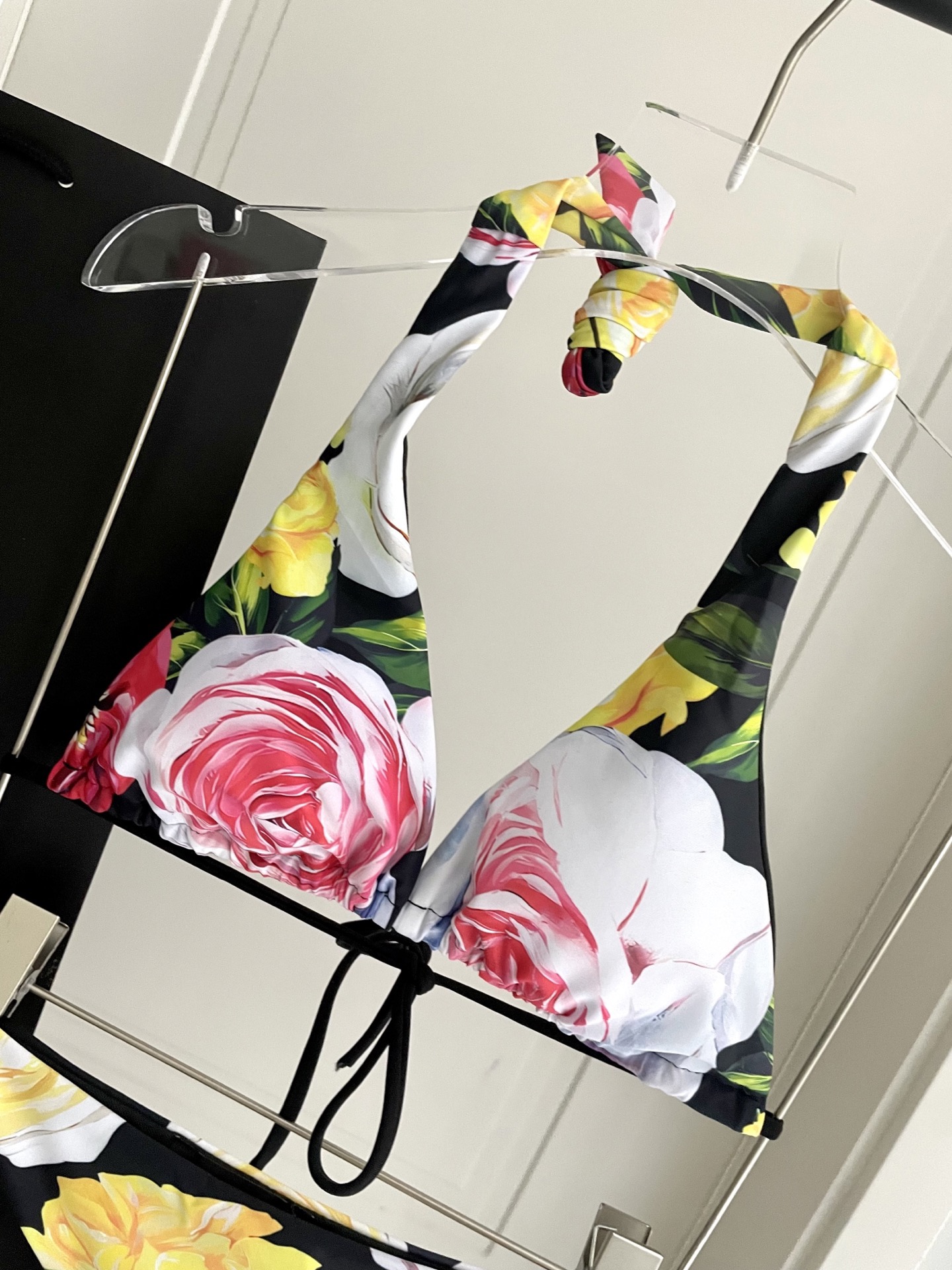 DG新款比基尼泳衣 字母印花 实物真的超级美😍😍适合多种场景的游泳衣🏊‍♀️海边 游泳池 温泉 水上乐园