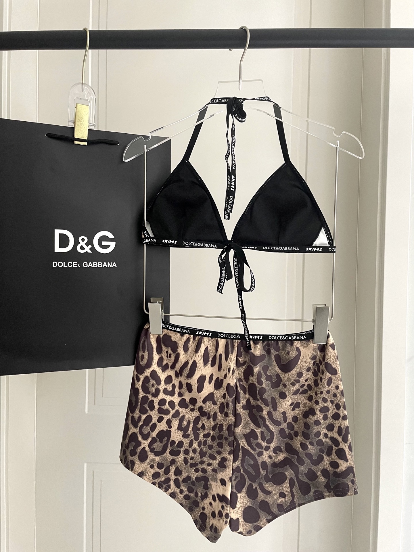 DG新款分体游泳衣 有口袋😍🥰适合多种场景的游泳衣🏊‍♀️海边 游泳池 温泉 水上乐园 漂流都可以😌内搭