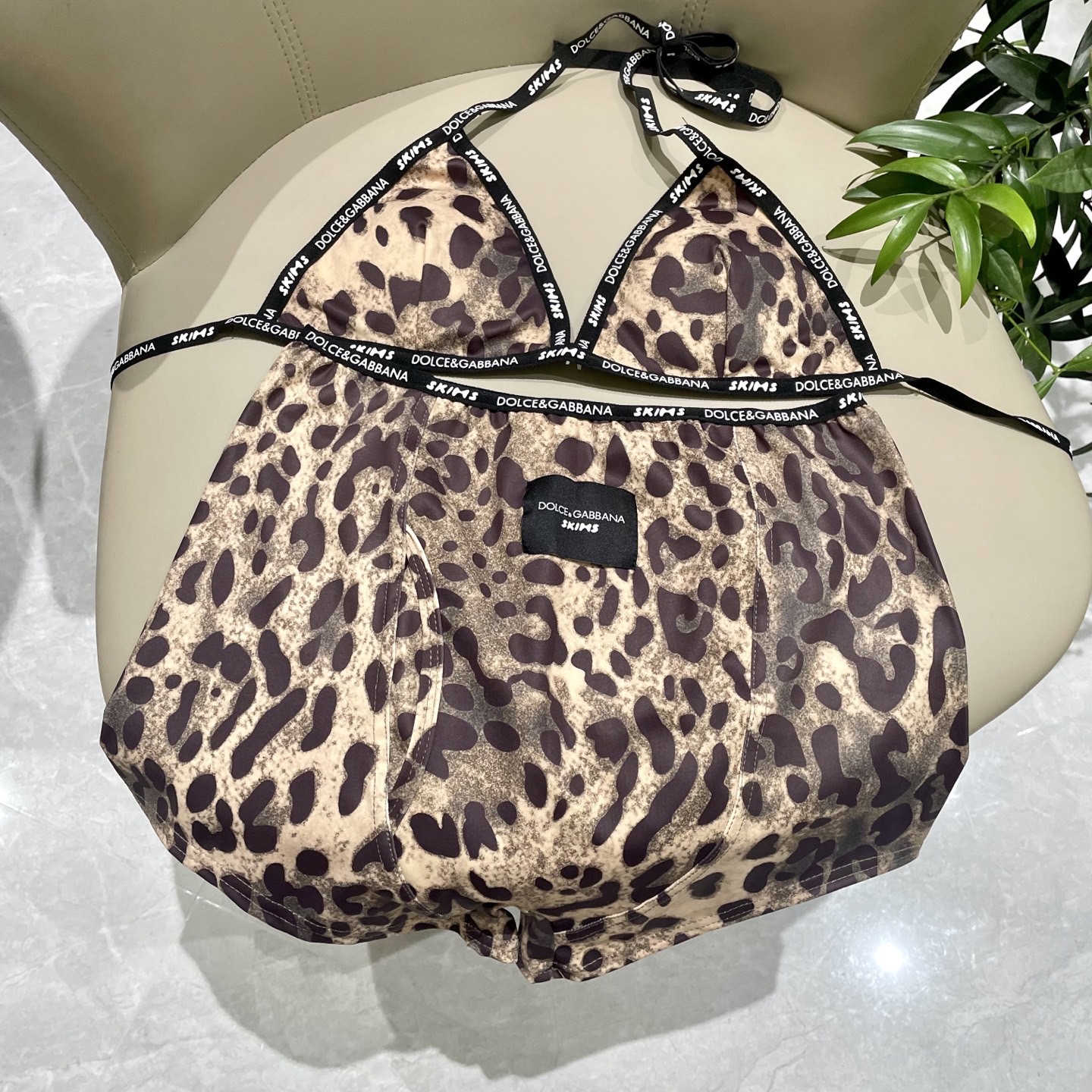 DG新款分体游泳衣 有口袋😍🥰适合多种场景的游泳衣🏊‍♀️海边 游泳池 温泉 水上乐园 漂流都可以😌内搭