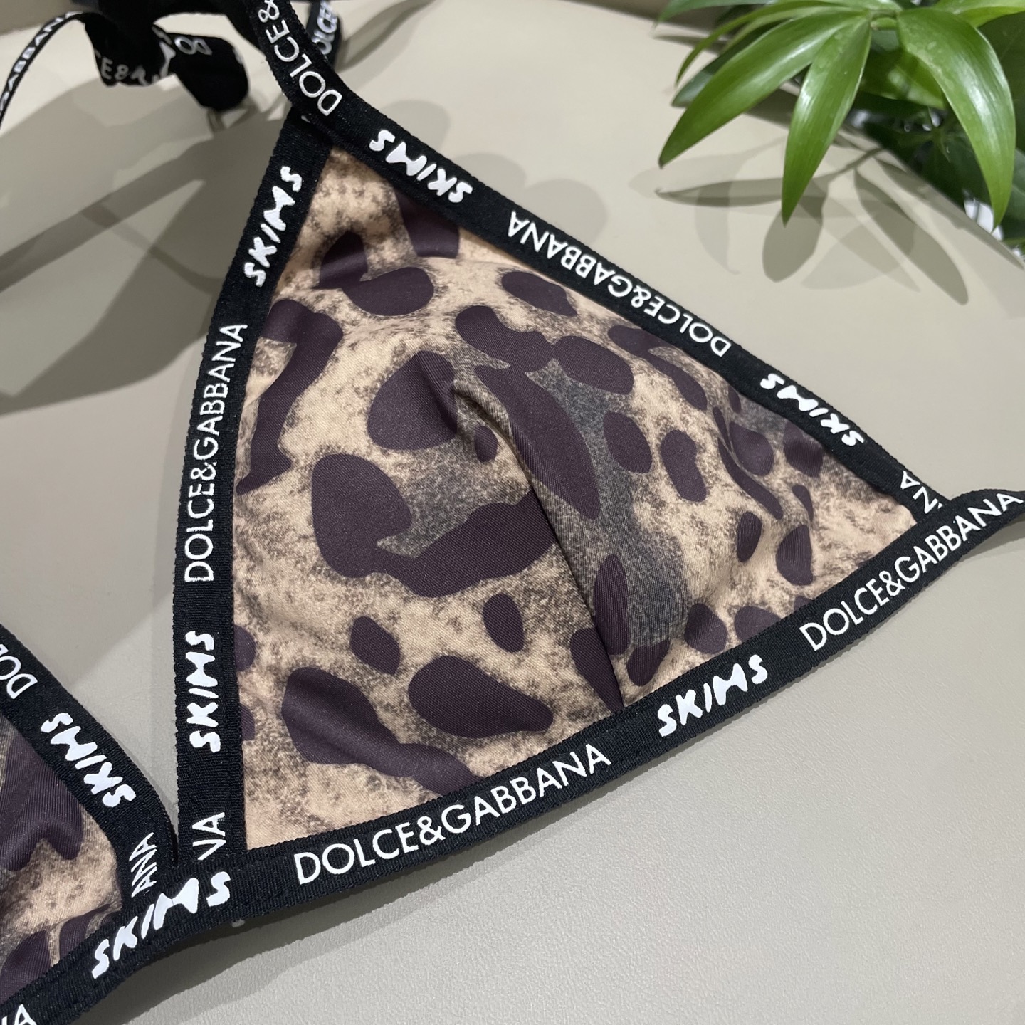 DG新款分体游泳衣 有口袋😍🥰适合多种场景的游泳衣🏊‍♀️海边 游泳池 温泉 水上乐园 漂流都可以😌内搭