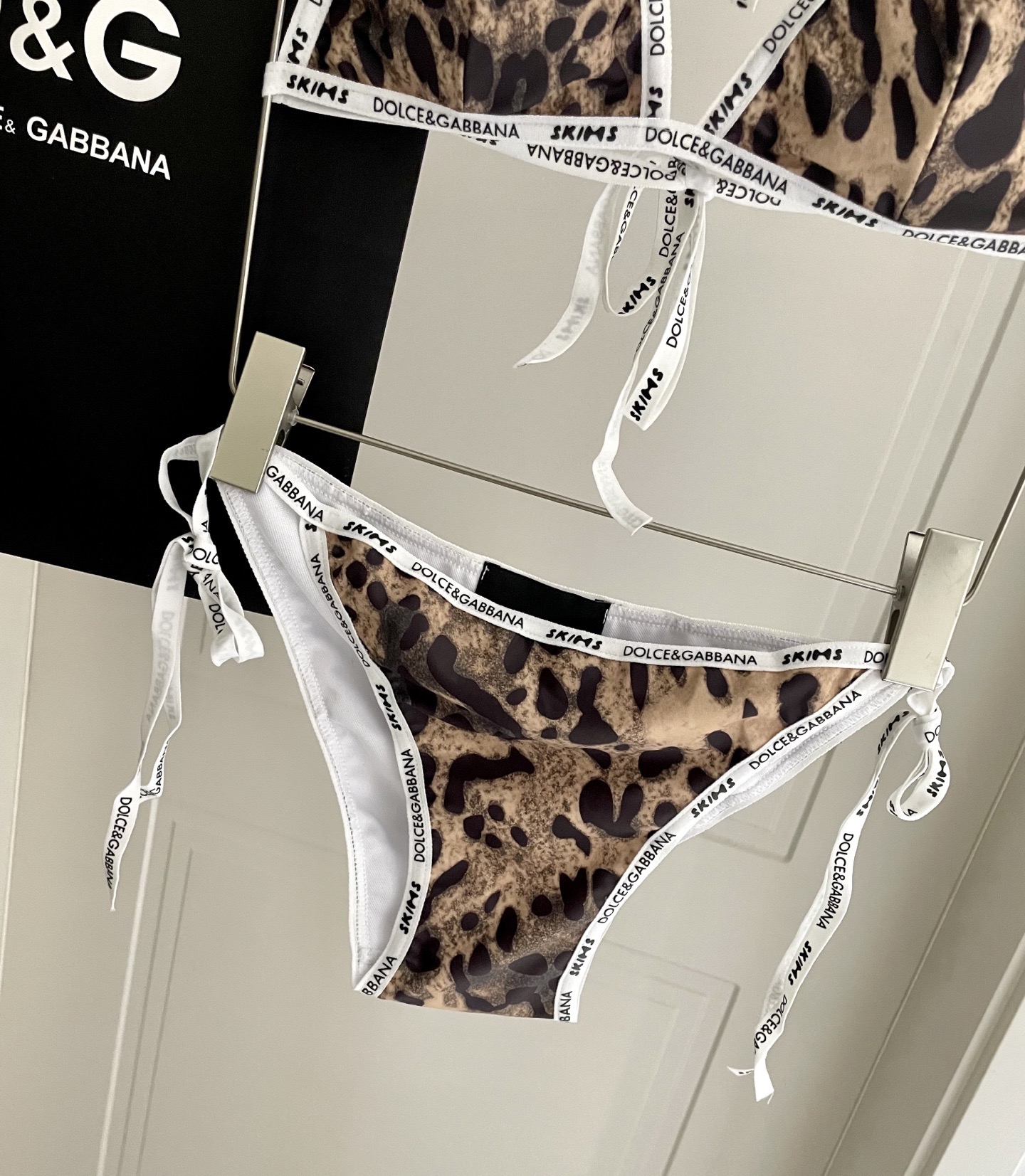 Dg迪奥新款分体式泳衣👙❤️😍🥰适合多种场景的游泳衣🏊‍♀️海边 游泳池 温泉 水上乐园 漂流都可以😌内