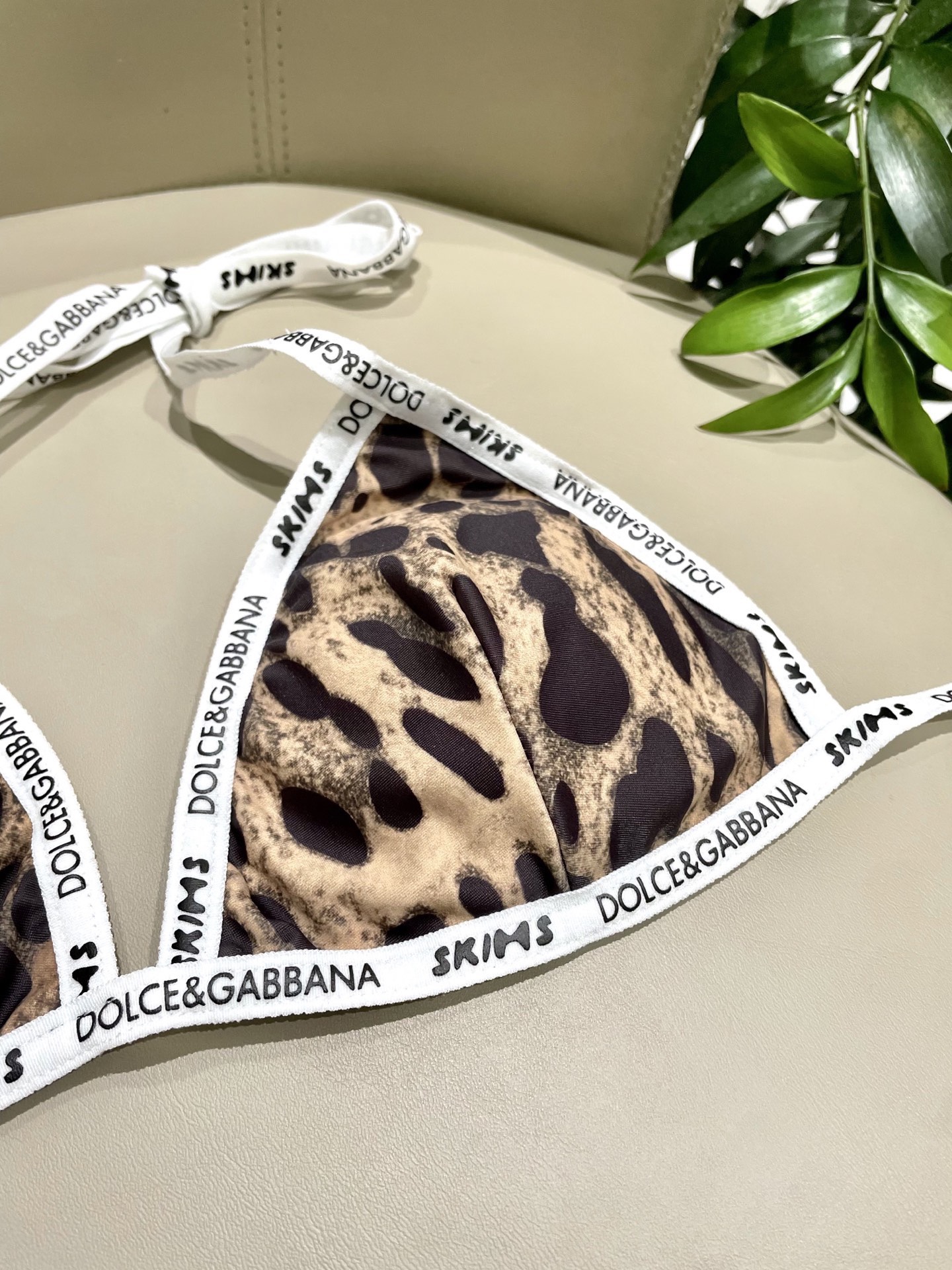 Dg迪奥新款分体式泳衣👙❤️😍🥰适合多种场景的游泳衣🏊‍♀️海边 游泳池 温泉 水上乐园 漂流都可以😌内