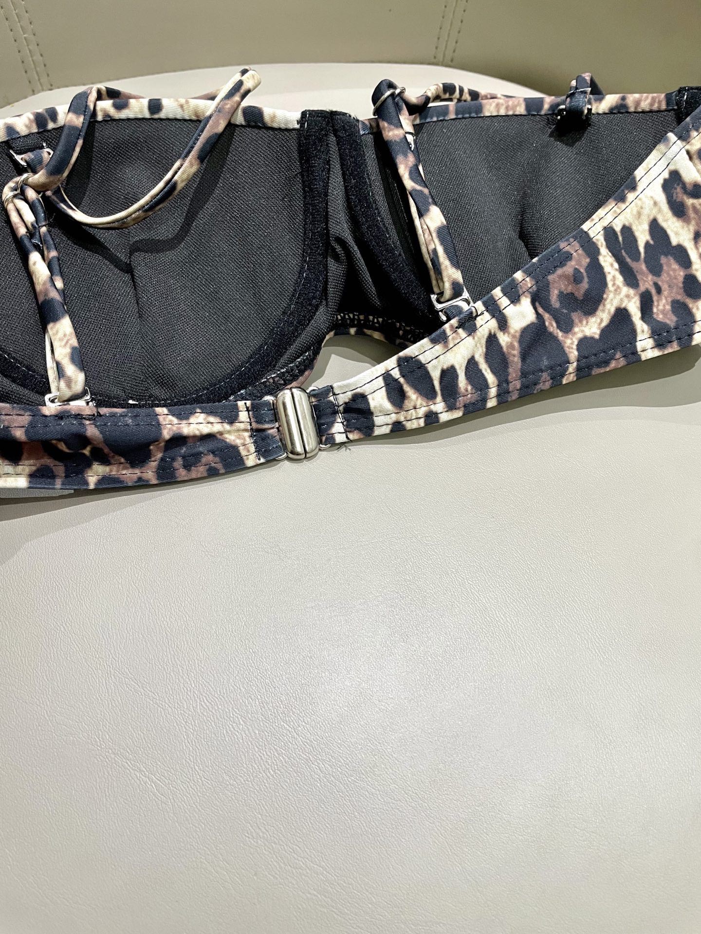 Dg迪奥新款分体式泳衣👙❤️😍🥰适合多种场景的游泳衣🏊‍♀️海边 游泳池 温泉 水上乐园 漂流都可以😌内