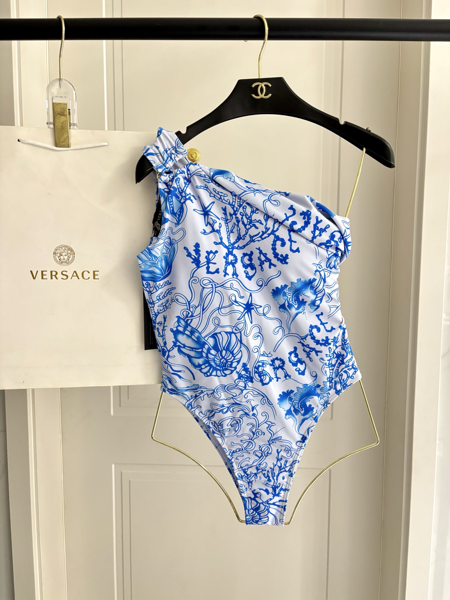 范思哲泳衣👙❤️😍🥰适合多种场景的游泳衣🏊‍♀️海边 游泳池 温泉 水上乐园 漂流都可以😌内搭外穿也完全