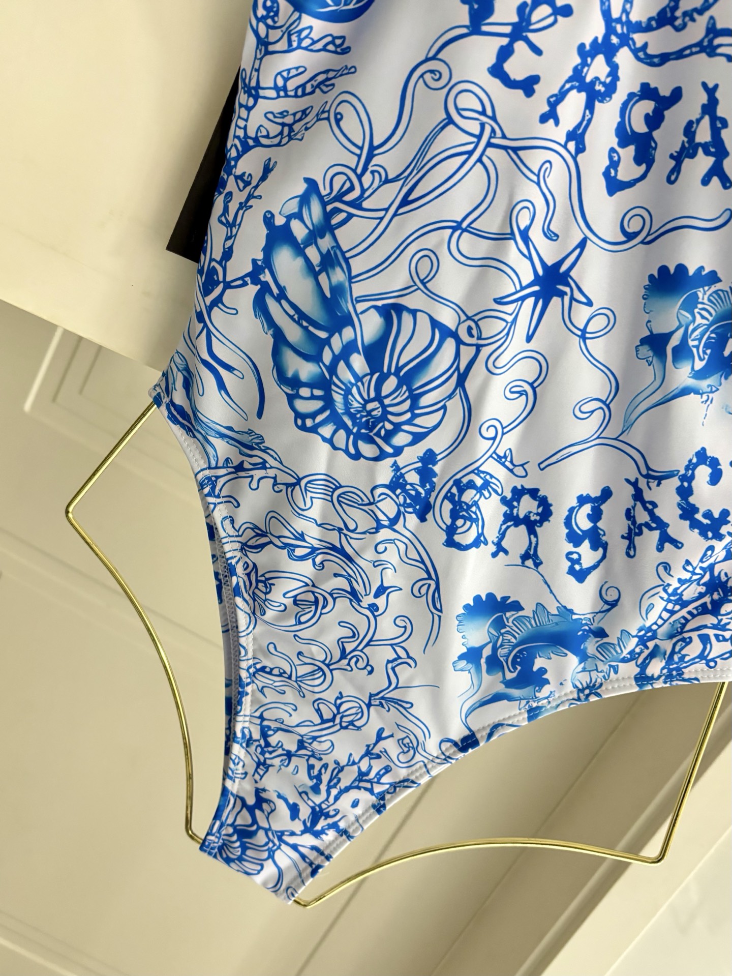 范思哲泳衣👙❤️😍🥰适合多种场景的游泳衣🏊‍♀️海边 游泳池 温泉 水上乐园 漂流都可以😌内搭外穿也完全