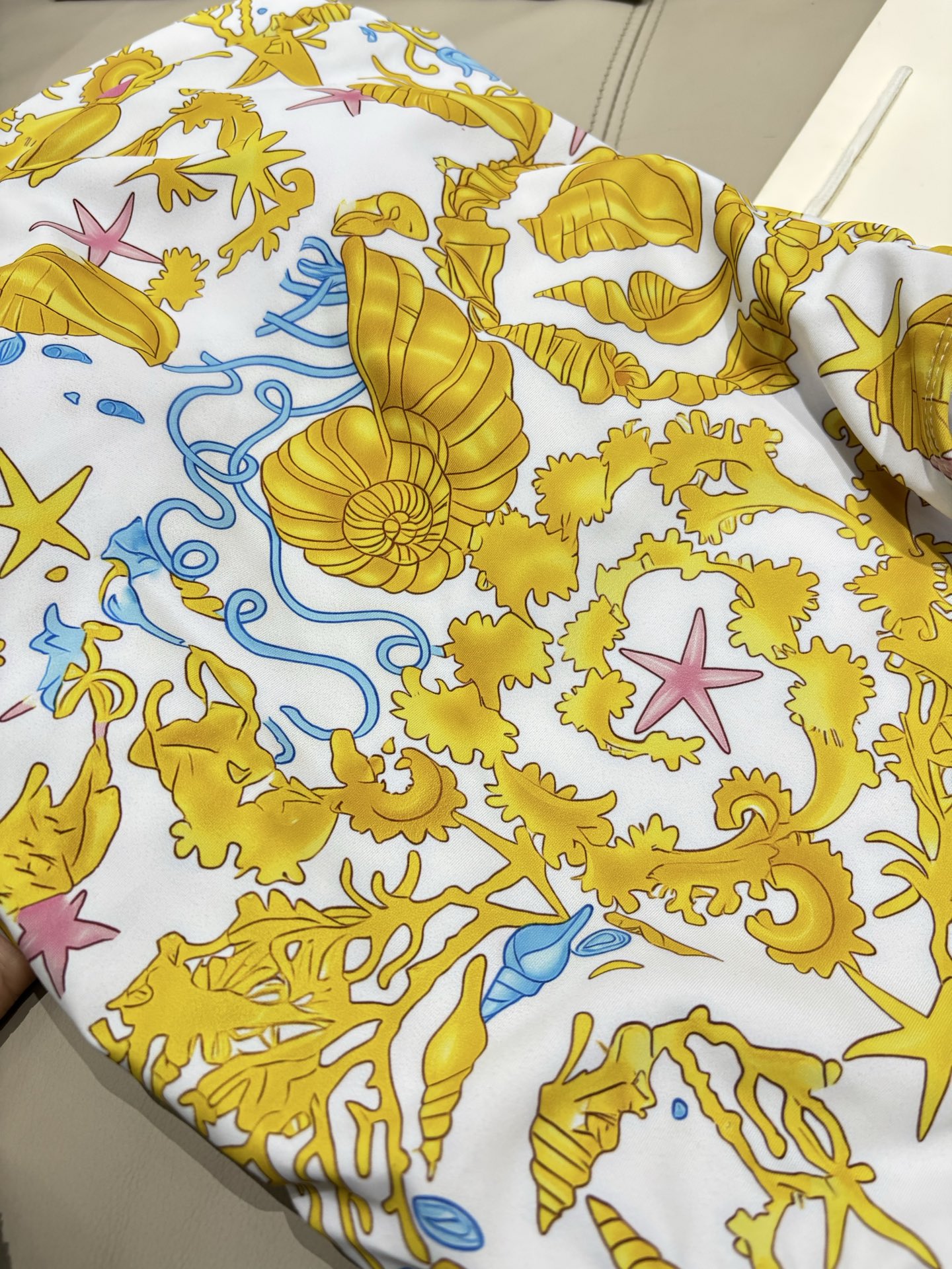 范思哲新款连体式泳衣👙❤️😍🥰适合多种场景的游泳衣🏊‍♀️海边 游泳池 温泉 水上乐园 漂流都可以😌内搭