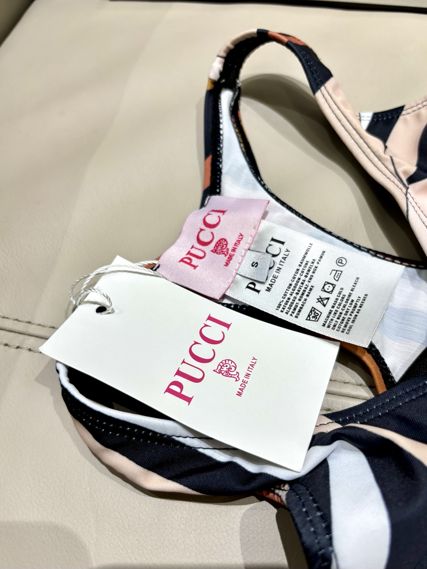 Pucci新款高弹力健身长款瑜伽服运动套装~小背心➕修身提臀显瘦打底裤S M L Xl