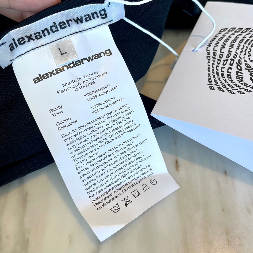 压力山大王新款比基尼泳衣~带钻五金吊带背心文胸内衣+三角裤两件套装， S.M.LXl