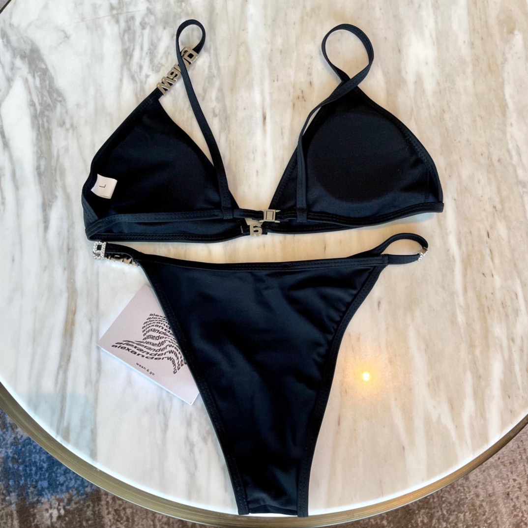 压力山大王新款比基尼泳衣~带钻五金吊带背心文胸内衣+三角裤两件套装， S.M.LXl