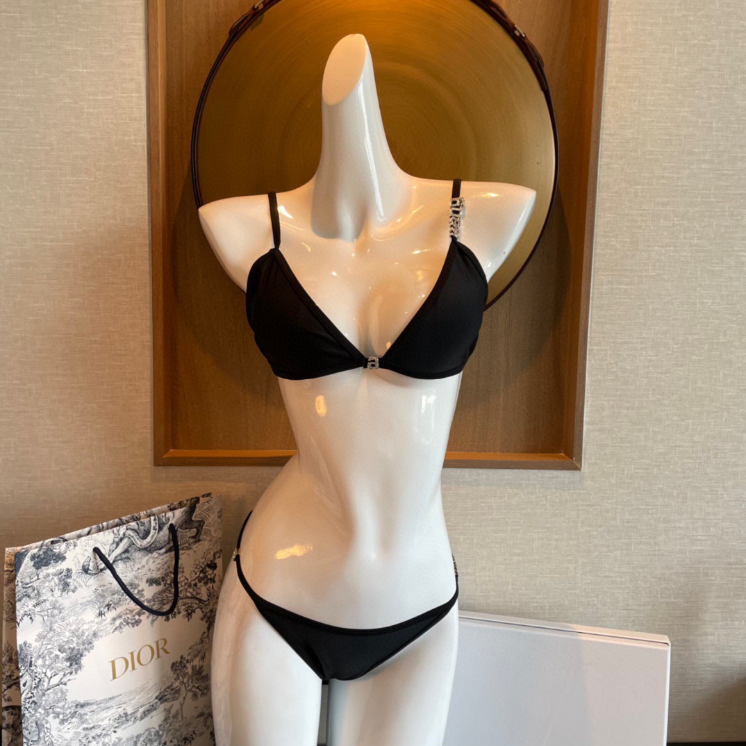 压力山大王新款比基尼泳衣~带钻五金吊带背心文胸内衣+三角裤两件套装， S.M.LXl