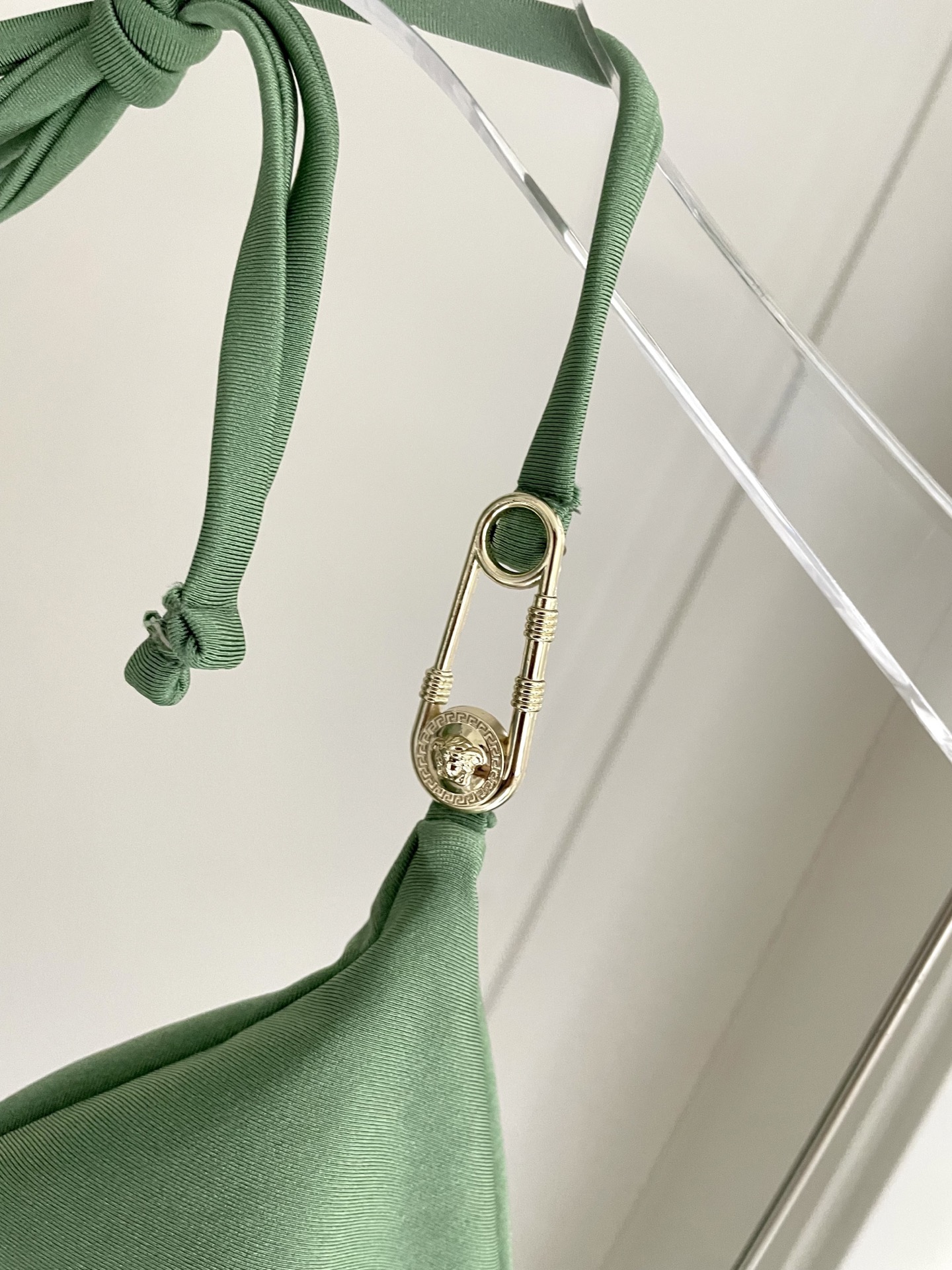 范思哲新款比基尼泳衣😍🥰适合多种场景的游泳衣🏊‍♀️海边 游泳池 温泉 水上乐园 漂流都可以😌内搭也完全