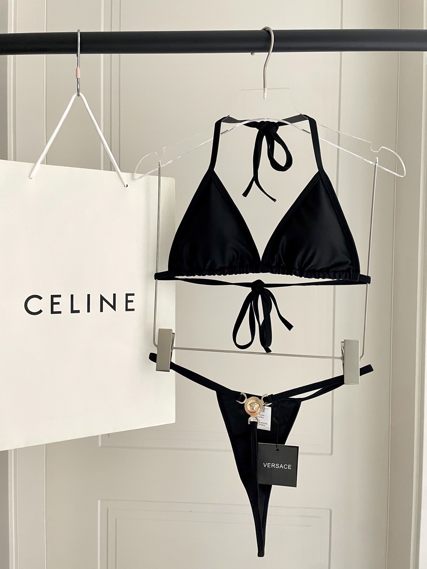 范思哲分体泳衣 比基尼👙丁字裤 🛒🆕 🆕🆕夏天🧊快到啦，这件泳衣太绝了，上身超A，又纯又欲🛍非常高级，泳