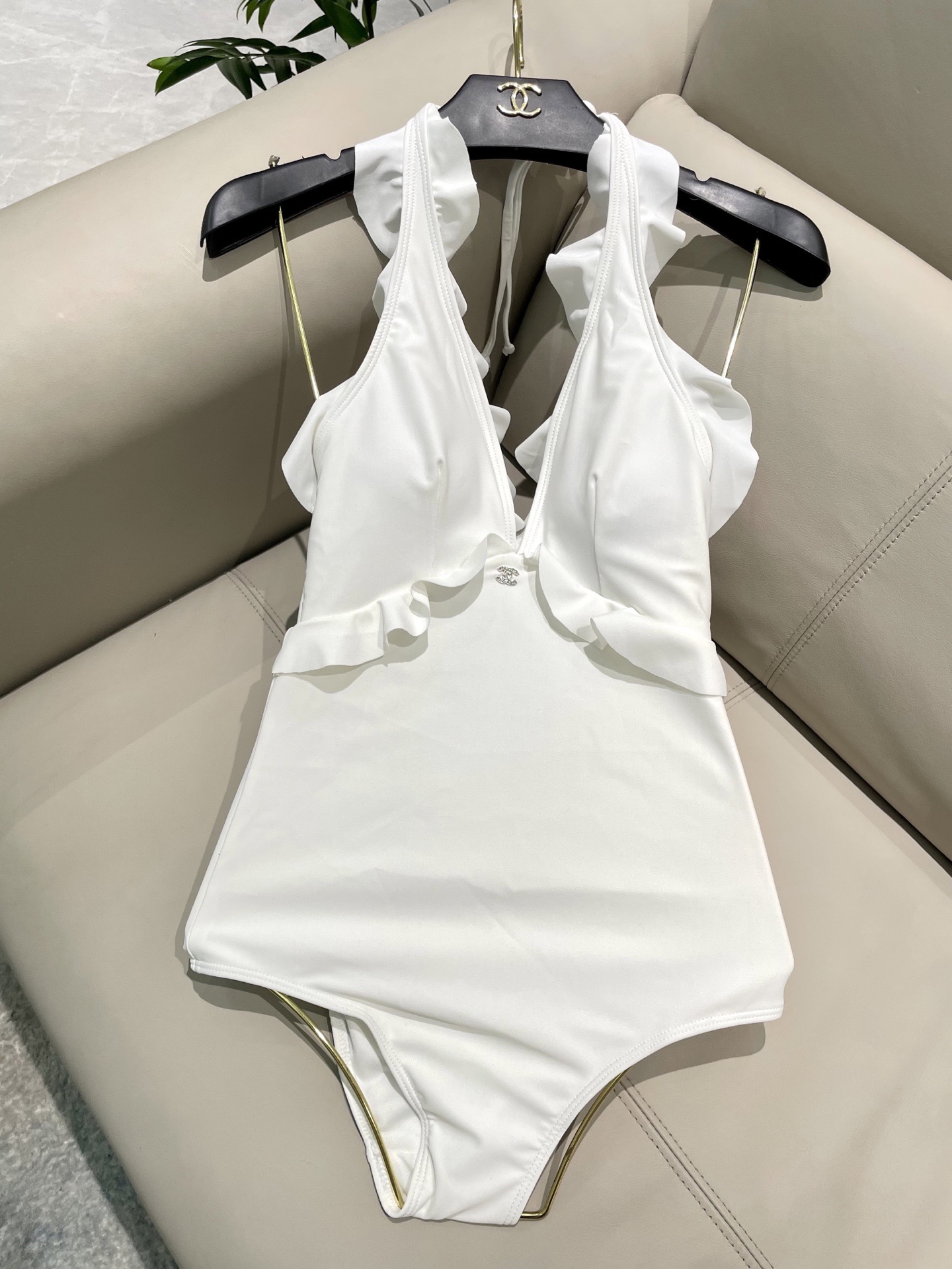 Chanel新款连体泳衣😍🥰适合多种场景的游泳衣🏊‍♀️海边 游泳池 温泉 水上乐园 漂流都可以😌内搭也