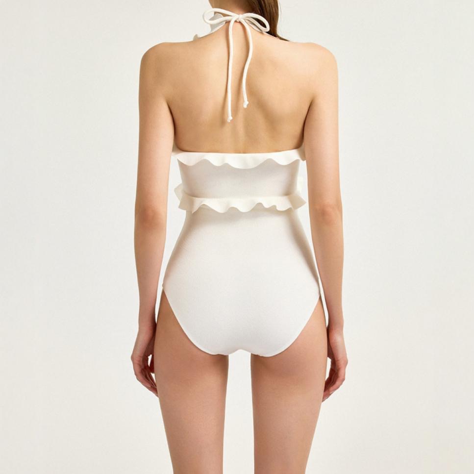 Chanel新款连体泳衣😍🥰适合多种场景的游泳衣🏊‍♀️海边 游泳池 温泉 水上乐园 漂流都可以😌内搭也