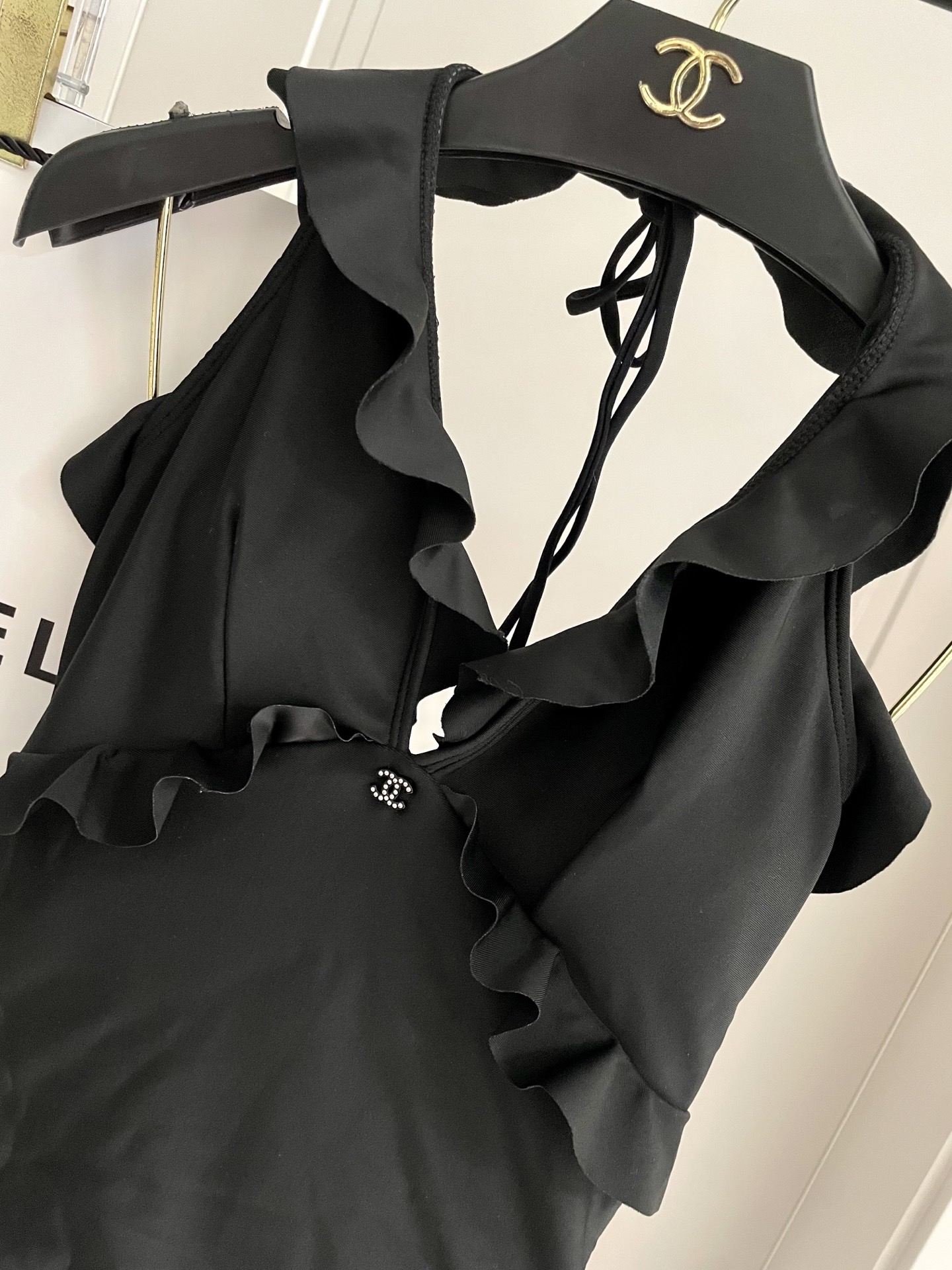 Chanel新款连体泳衣😍🥰适合多种场景的游泳衣🏊‍♀️海边 游泳池 温泉 水上乐园 漂流都可以😌内搭也